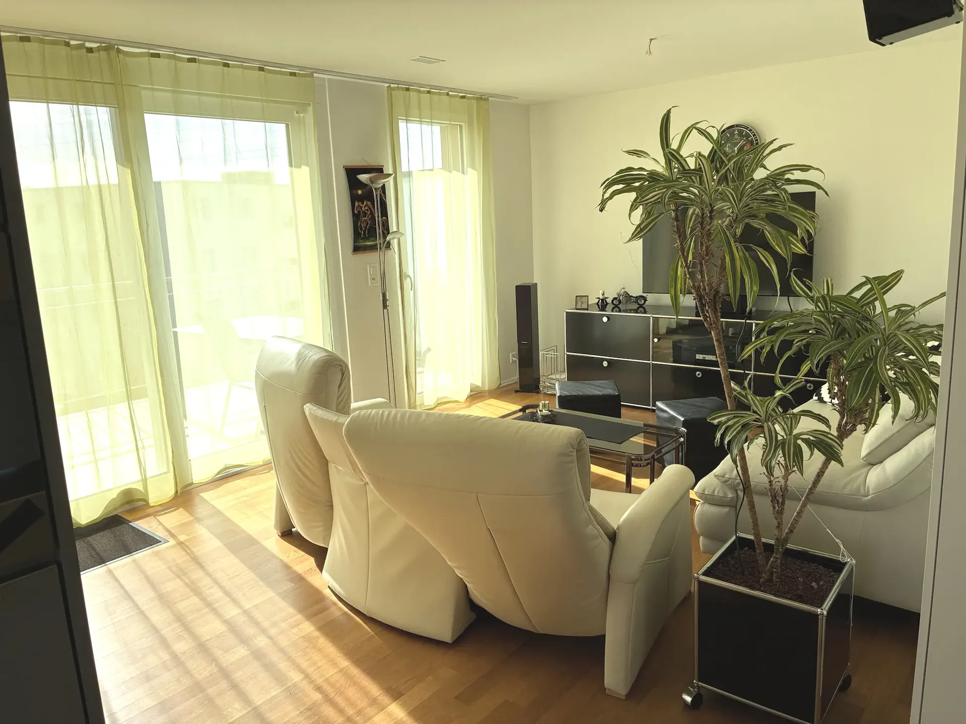 3½ ZIMMER-DACHWOHNUNG IN KERZERS (FR), MÖBLIERT, TEMPORÄR