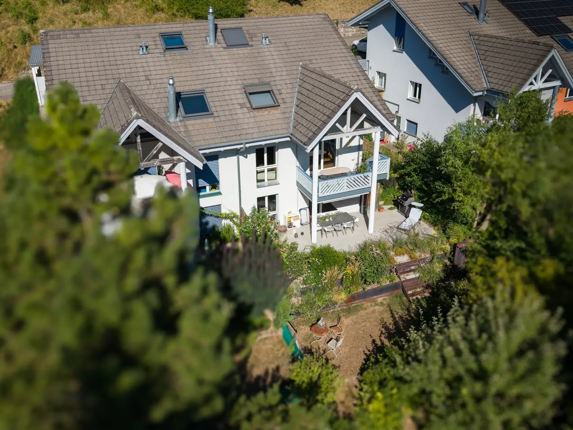 Vivere con vista: spaziosa casa semi-dettata di 5,5 locali con giardino