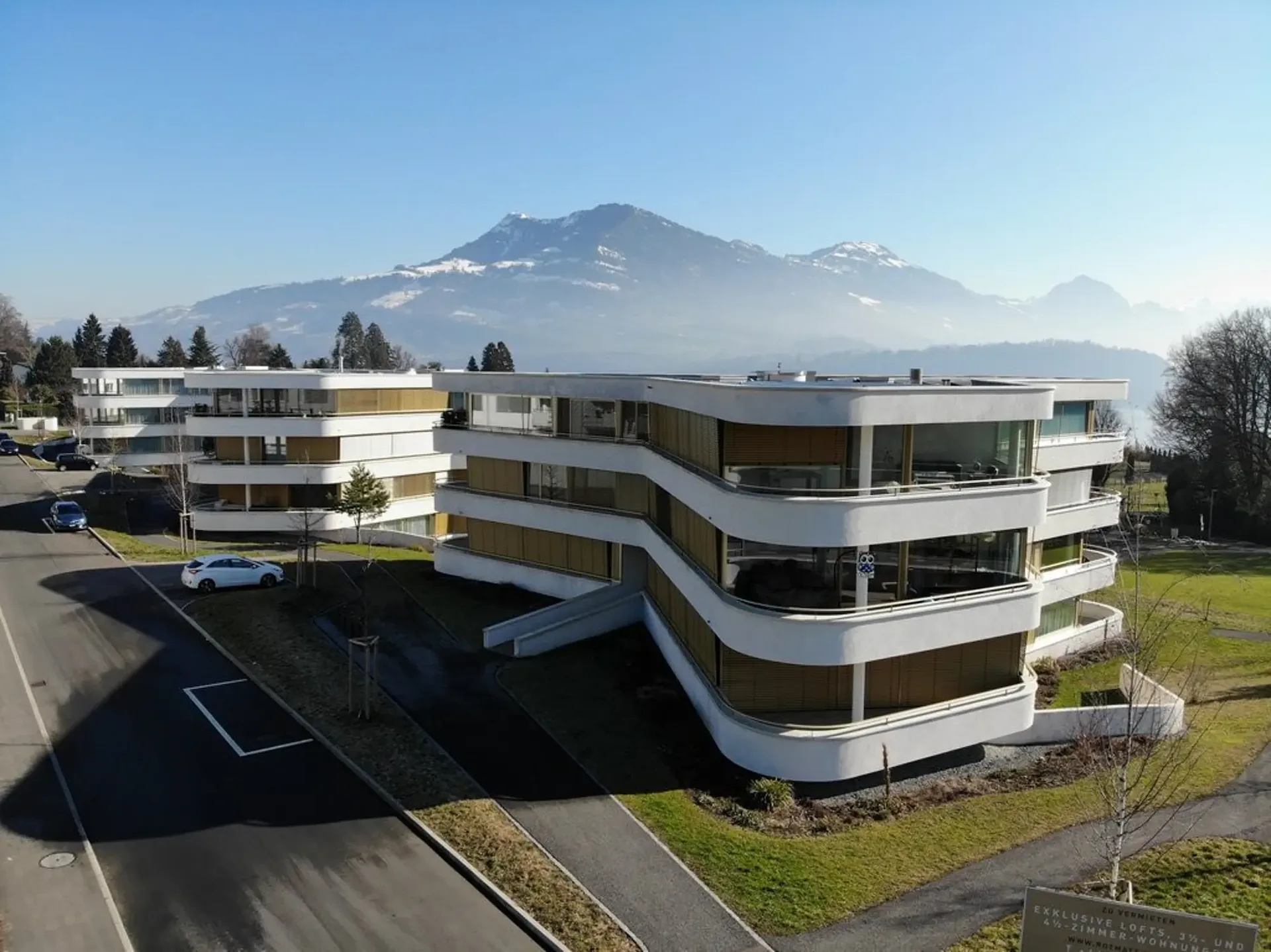 Motorradparkplatz in der Einstellhalle zu vermieten