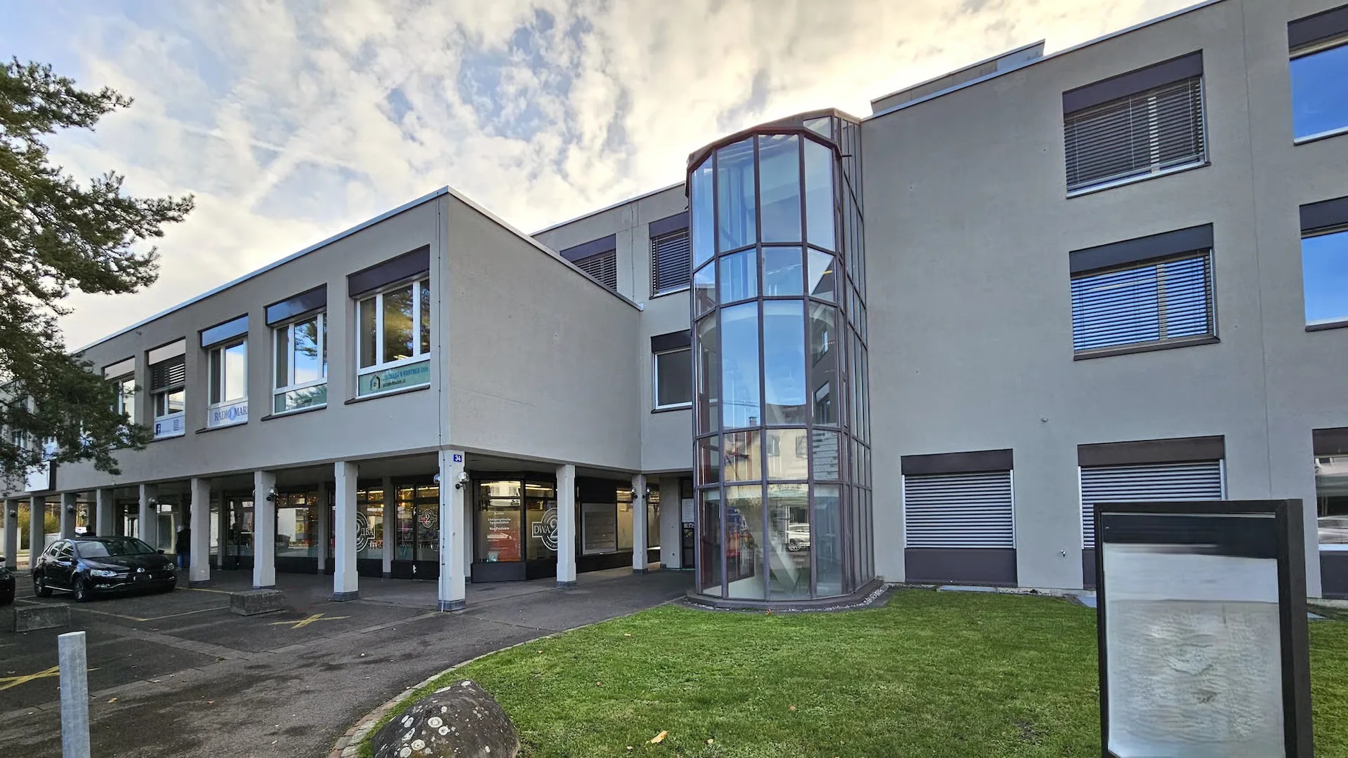 Locale di stoccaggio 145 m² in un edificio commerciale ad Adliswil