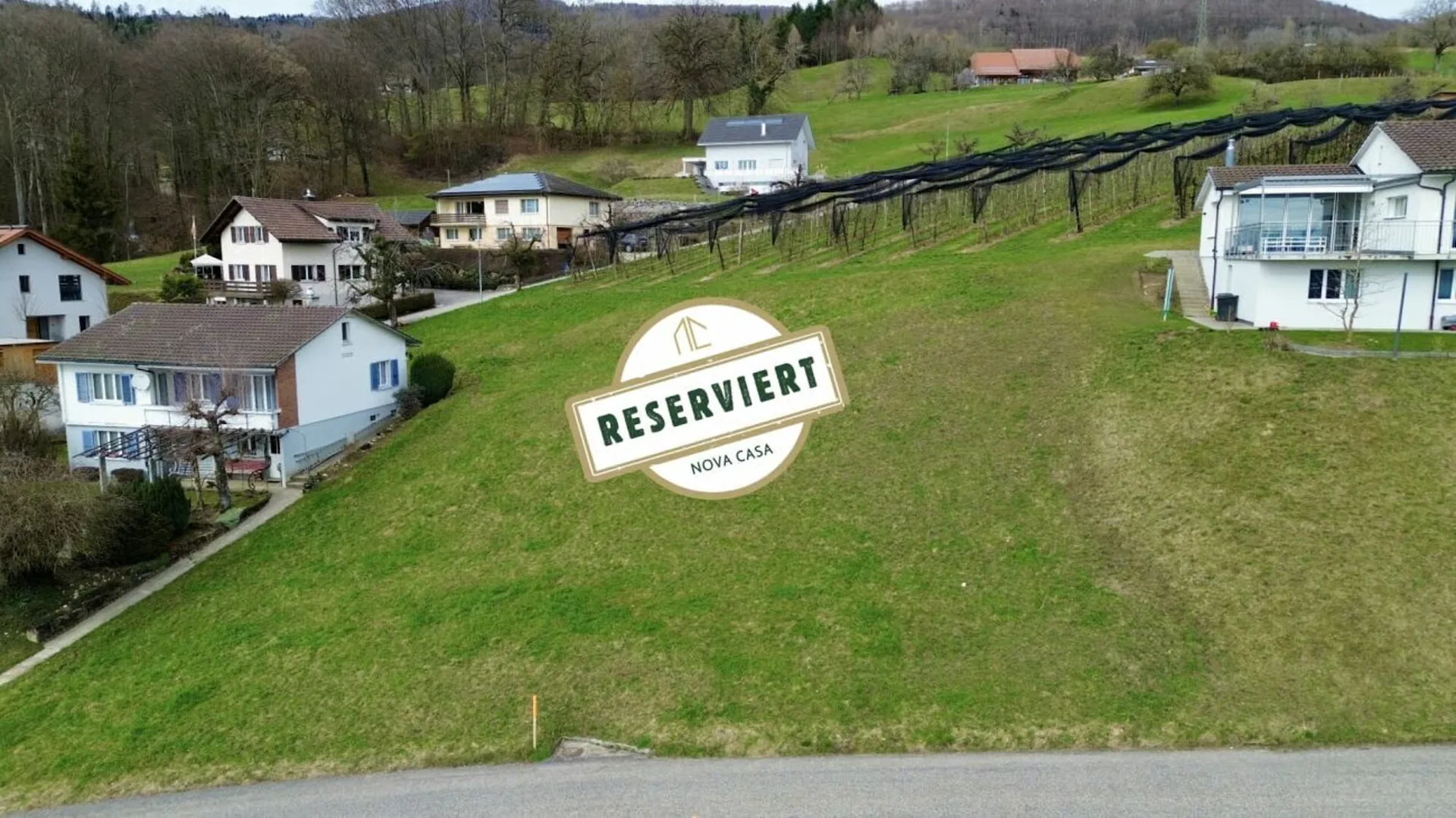 Reserviert - Sonniges Panorama-Grundstück in erhöhter Lage mit Alpenblick