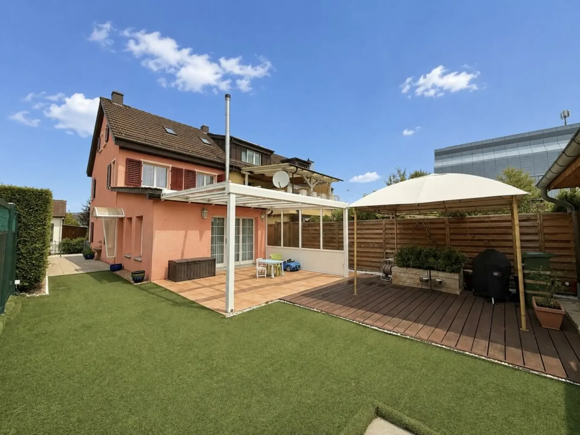 Ihr neues Familienzuhause mit Garten in Schlieren