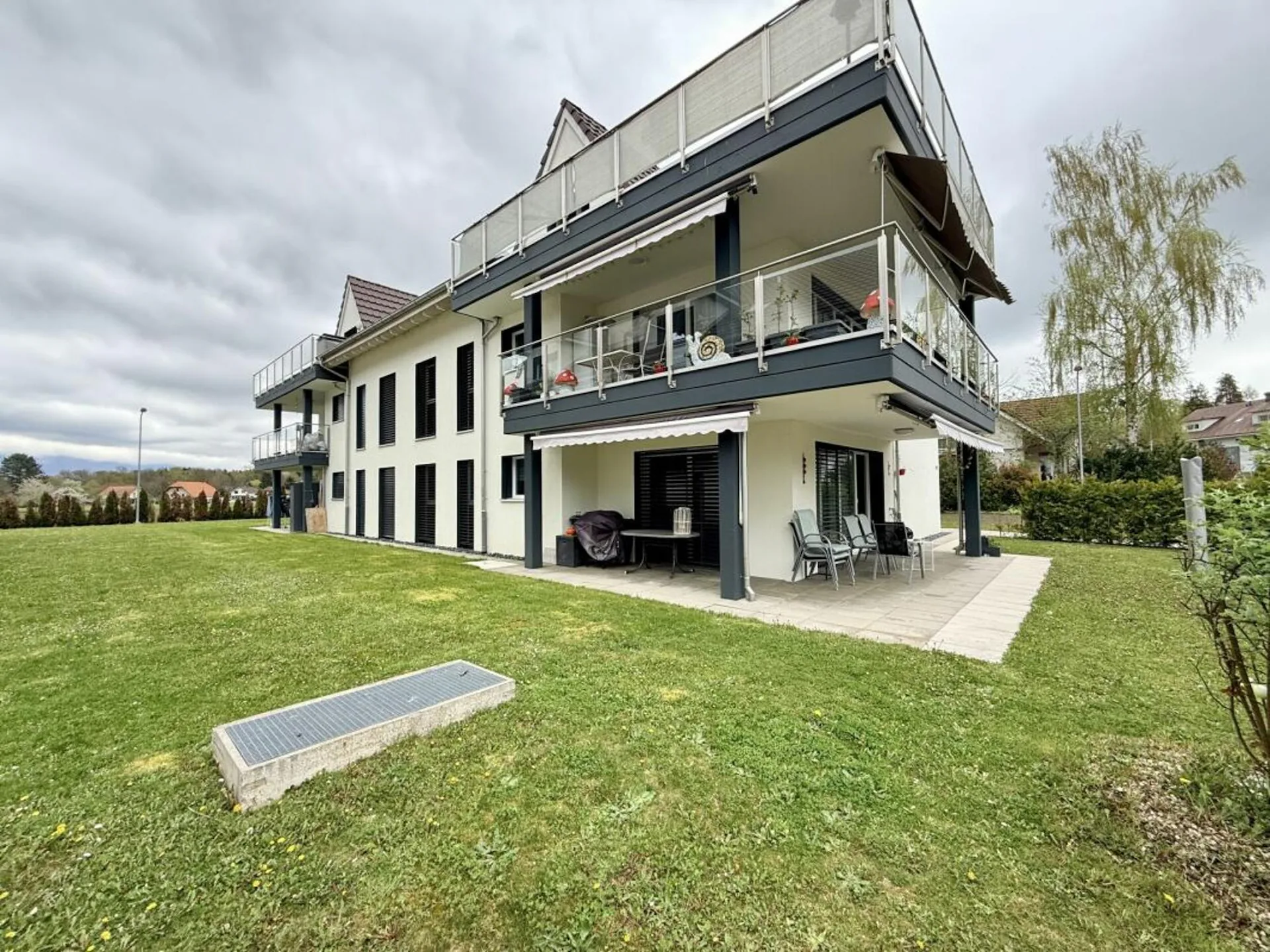 Appartement de 4,5 pièces de haute qualité au rez-de-chaussée à Oekingen
