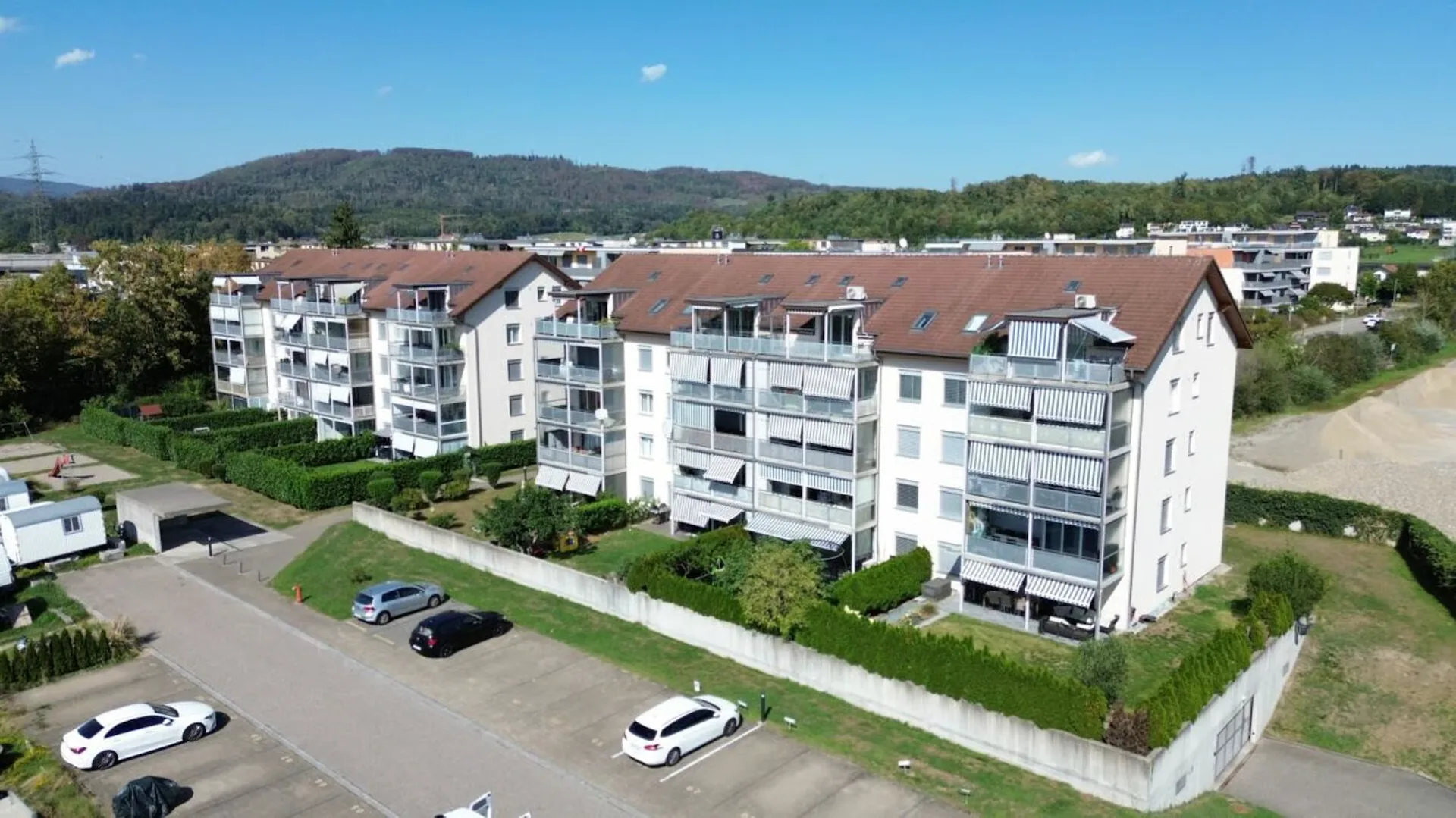Grosszügige & gepflegte 3.5 Zimmer Maisonette mit Balkon