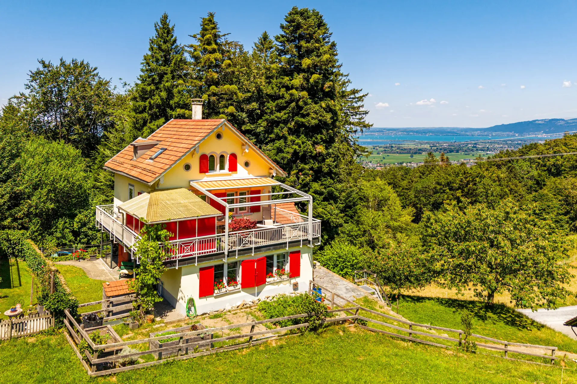 Spacious living with rural charm