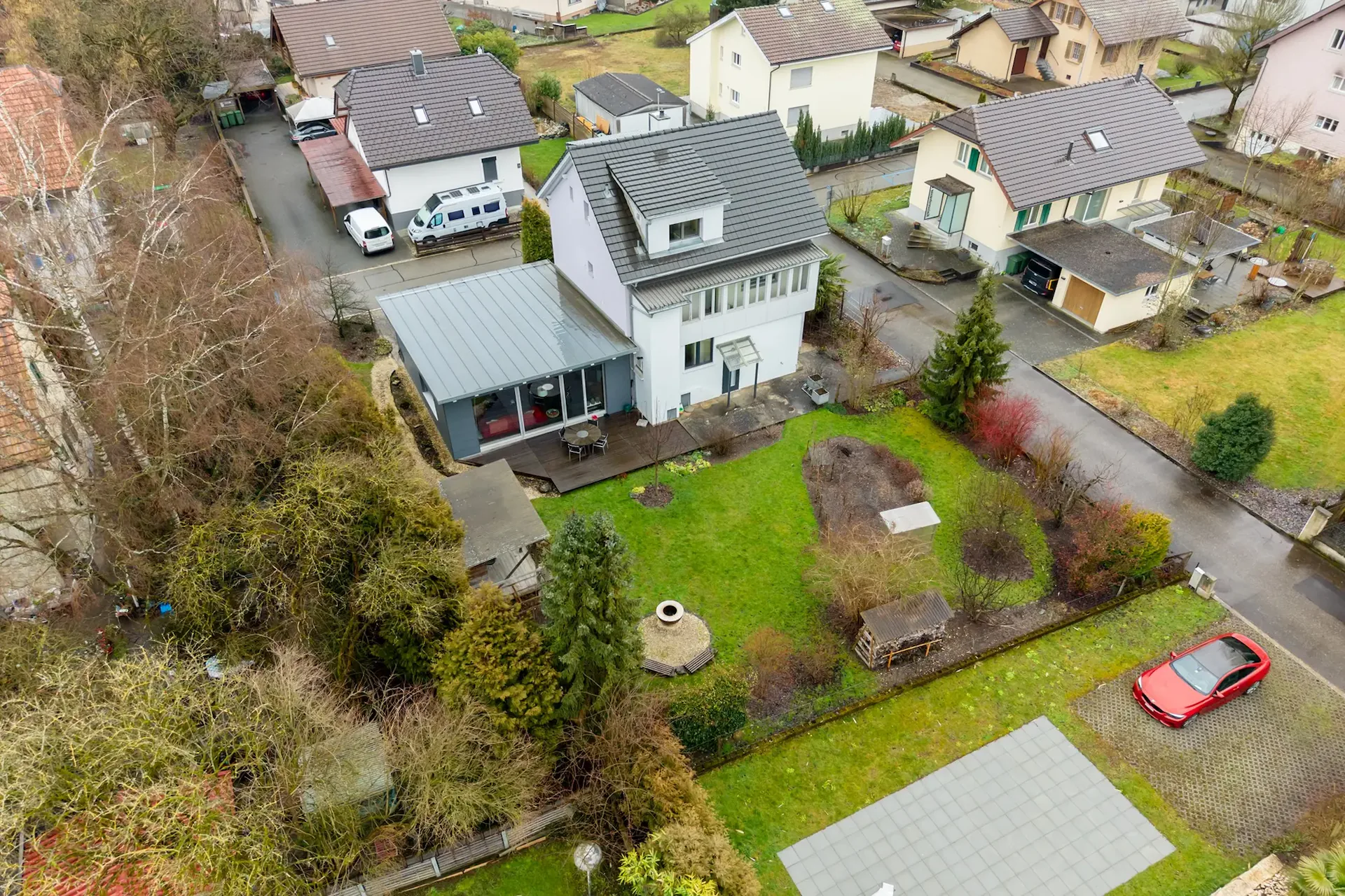 Architecture, caractère et qualité de vie à un niveau élevé - avec un appartement séparé
