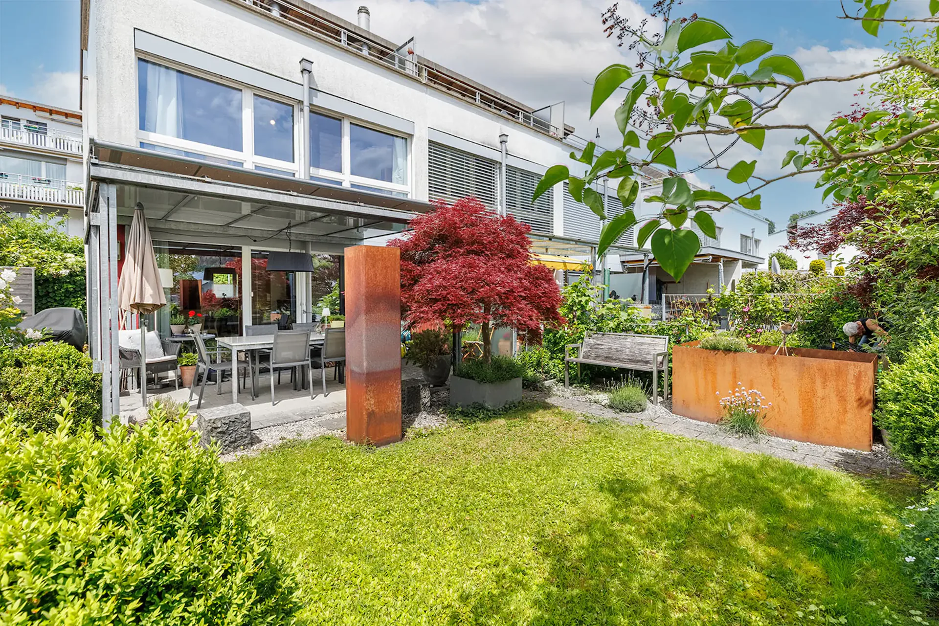 Here begins your new chapter - sunny home with garden seating