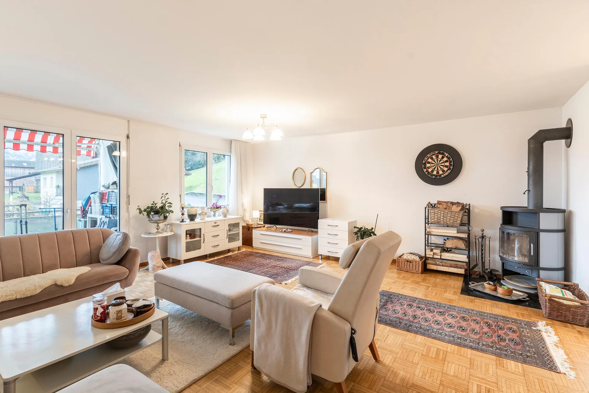 Family-friendly home - with fireplace and balcony