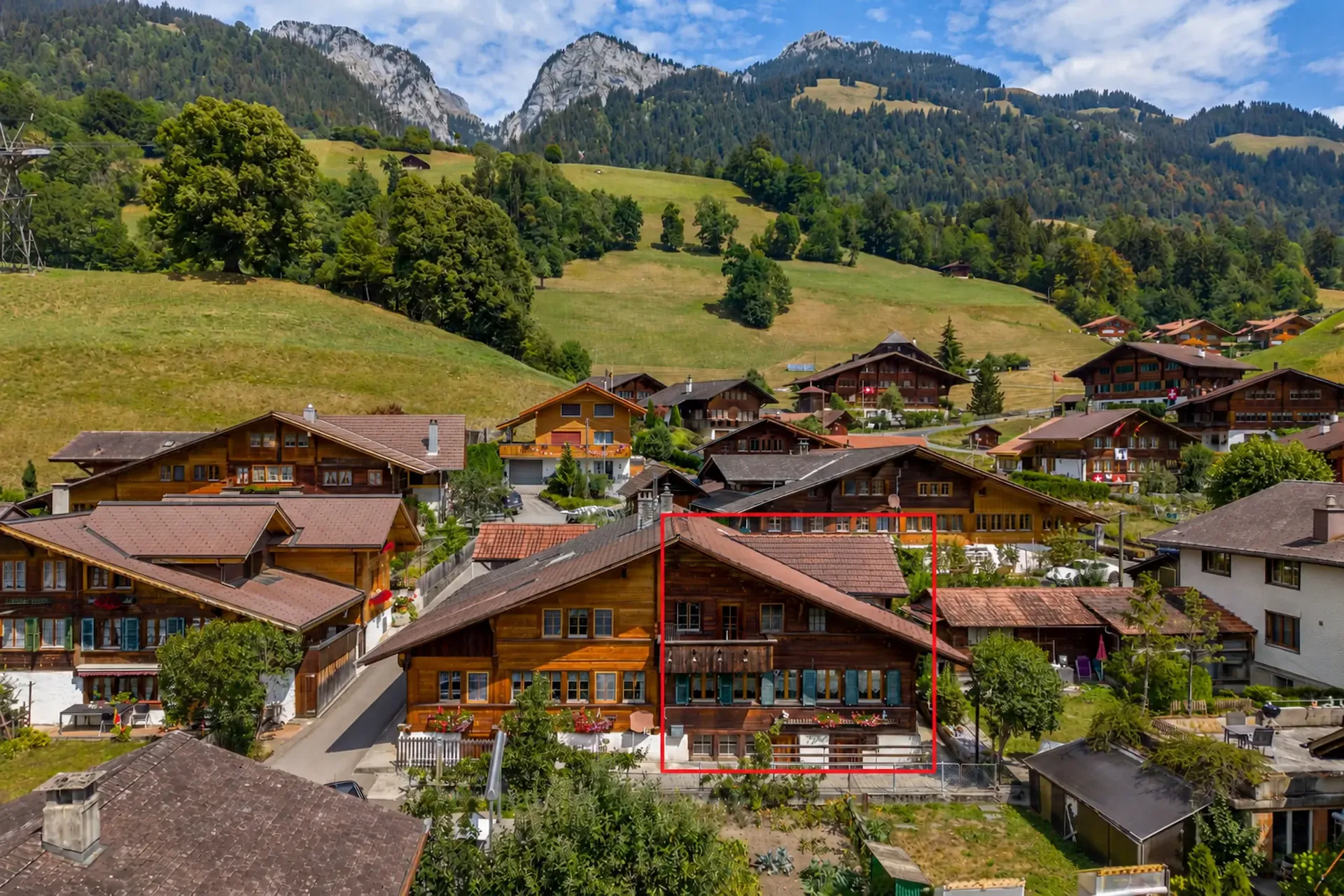 Rustikale Simmentaler Chalet-Doppelhaushälfte