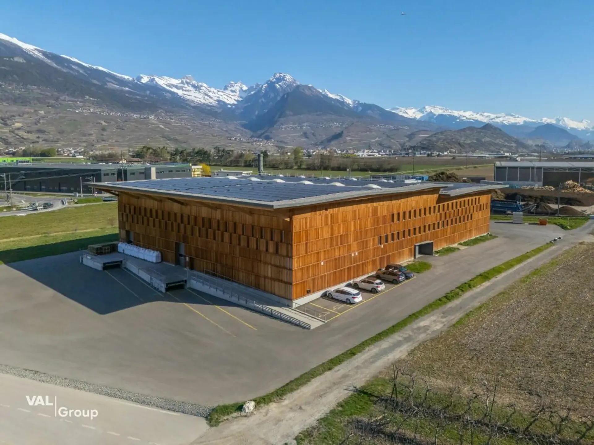 Einzigartiges Industriegebäude - Hochwertige Holzkonstruktion, vielseitige Nutzung
