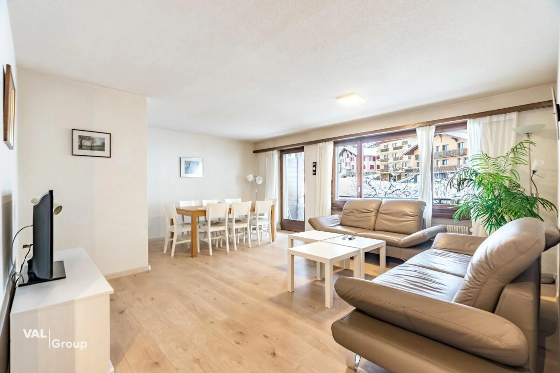 Spacious furnished 4.5-room apartment in Eischoll - sunny location with two balconies