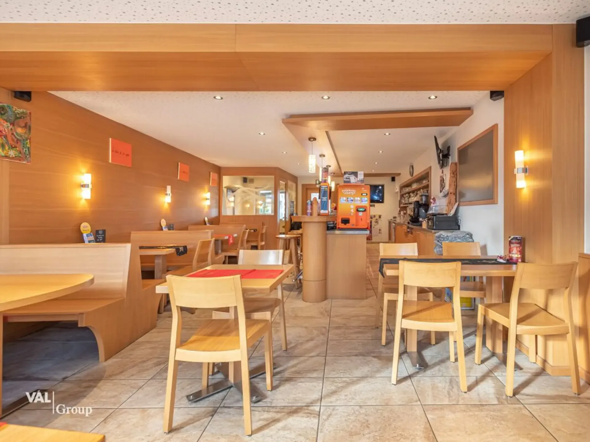 Charmantes und gemütliches Café-Bar-Restaurant in Borzuat