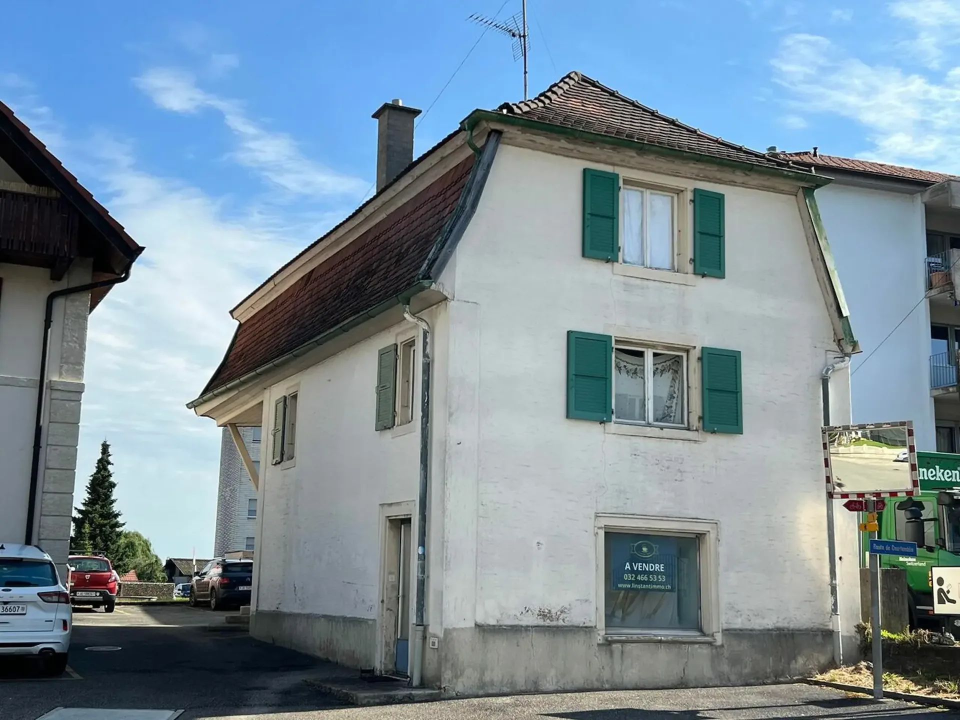 House to renovate with possibility of creating several apartments