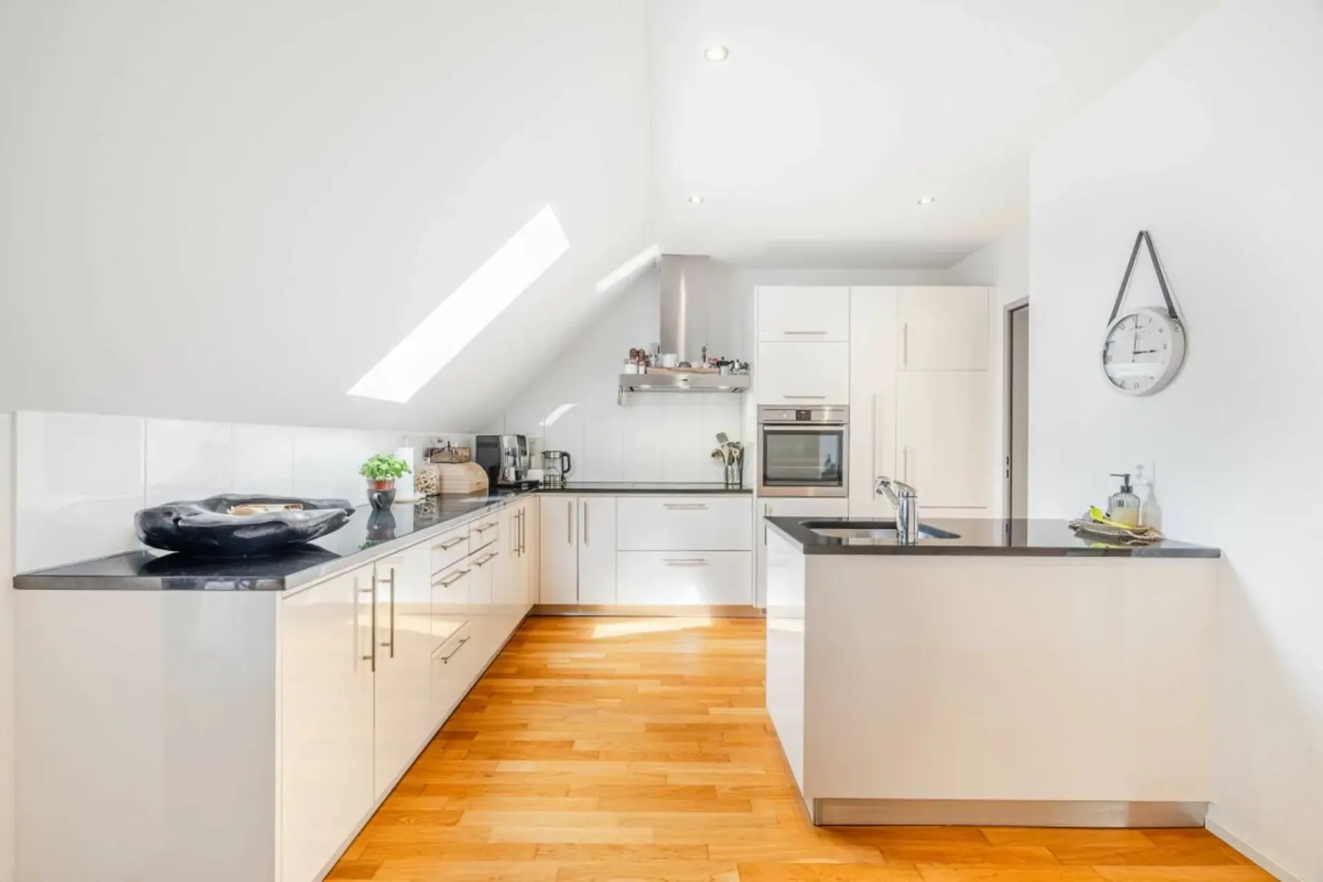 Vivre près du lac de Constance - appartement de toit attractif 3.5 pièces