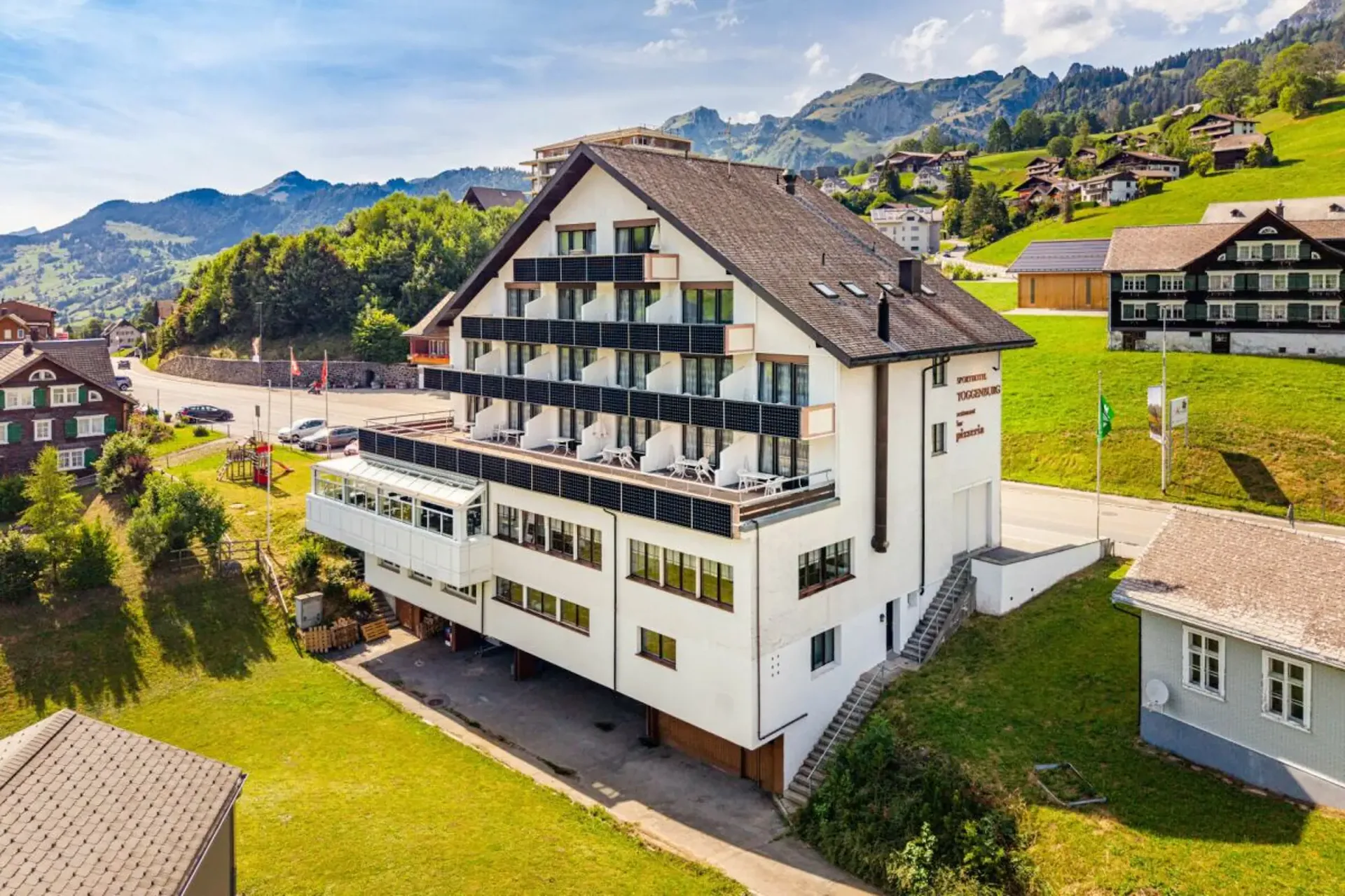 MOLTO POTENZIALE NEL MIGLIORE POSIZIONE: HOTEL TOGGENBURG CON VISTA DA SOGNO E STRUTTURA IDEALE