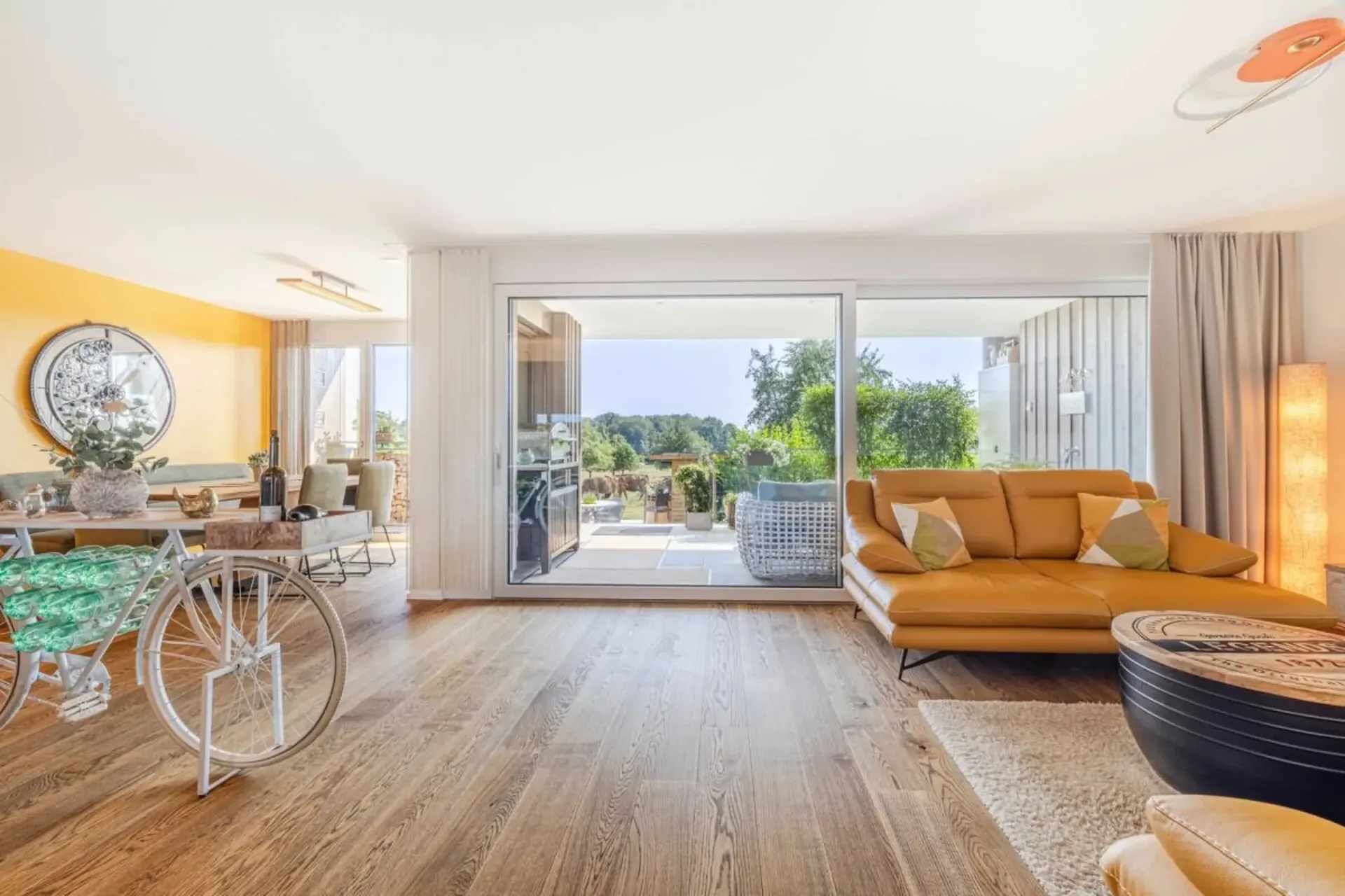 A soli 5 minuti da Kreuzlingen: vivere con una vista ampia nel verde - appartamento giardino 3,5 locali di alta qualità