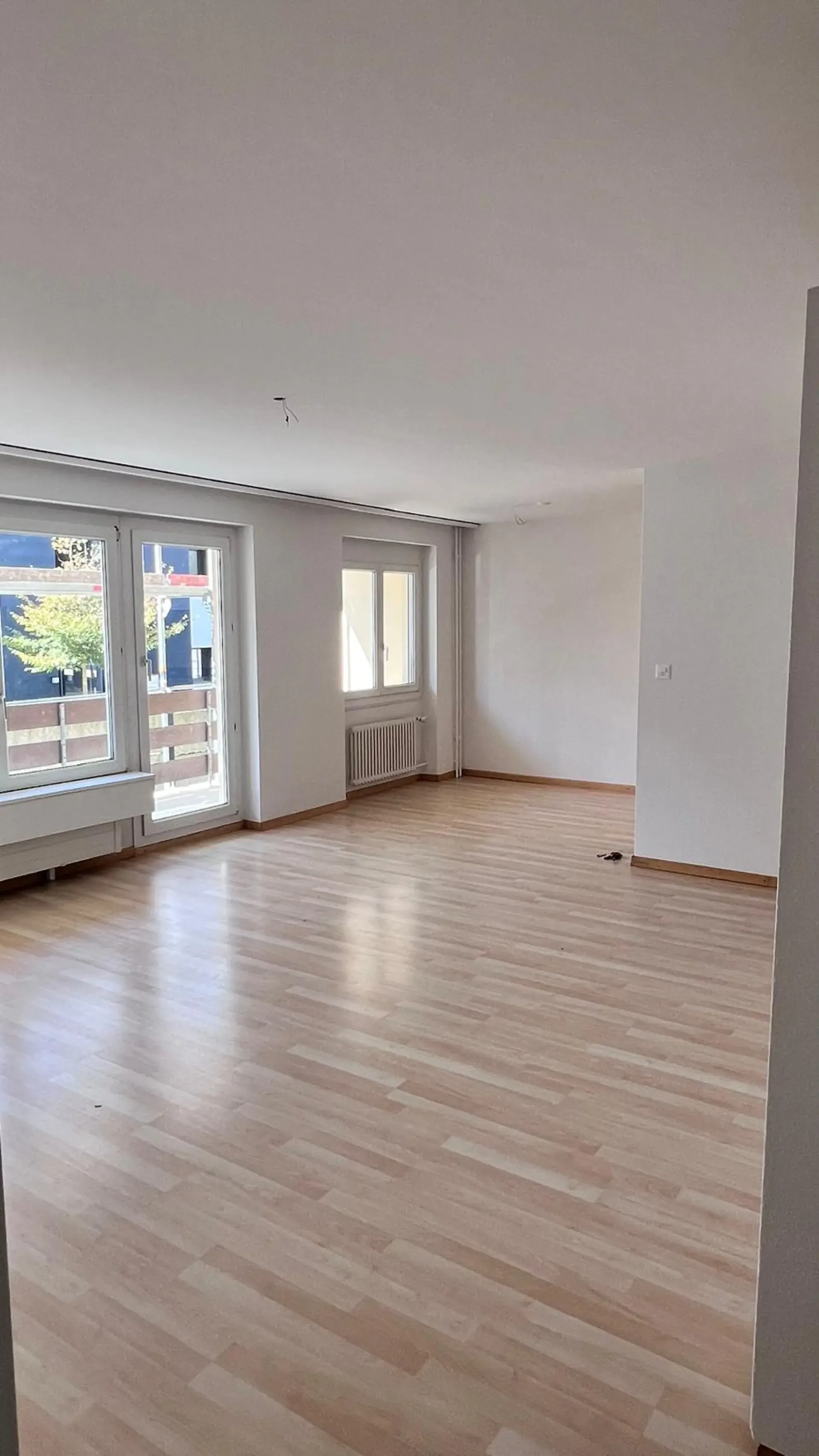 Appartement moderne 4.5 pièces avec balcon dans un quartier calme à Leuggern