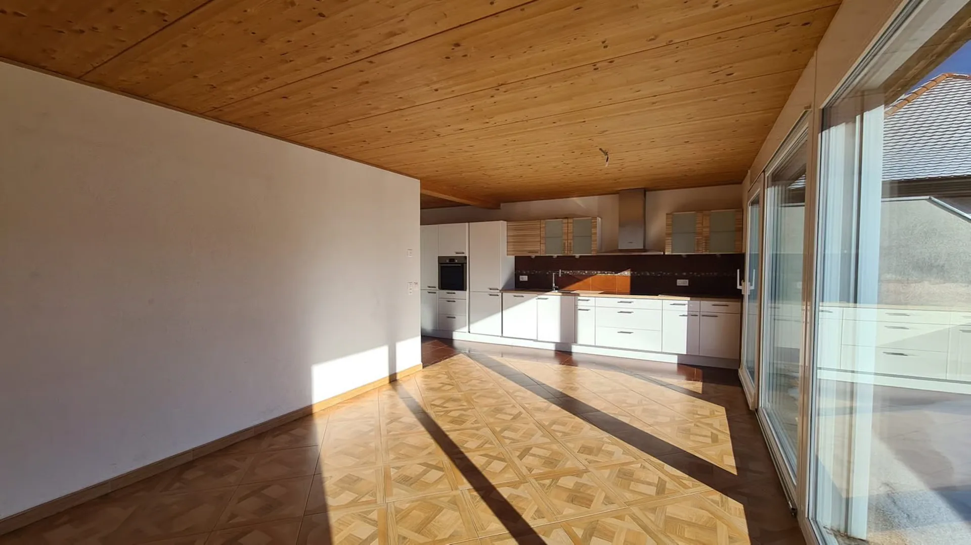 Geräumige 4.5-Zimmer-Wohnung mit Balkon in Cornol
