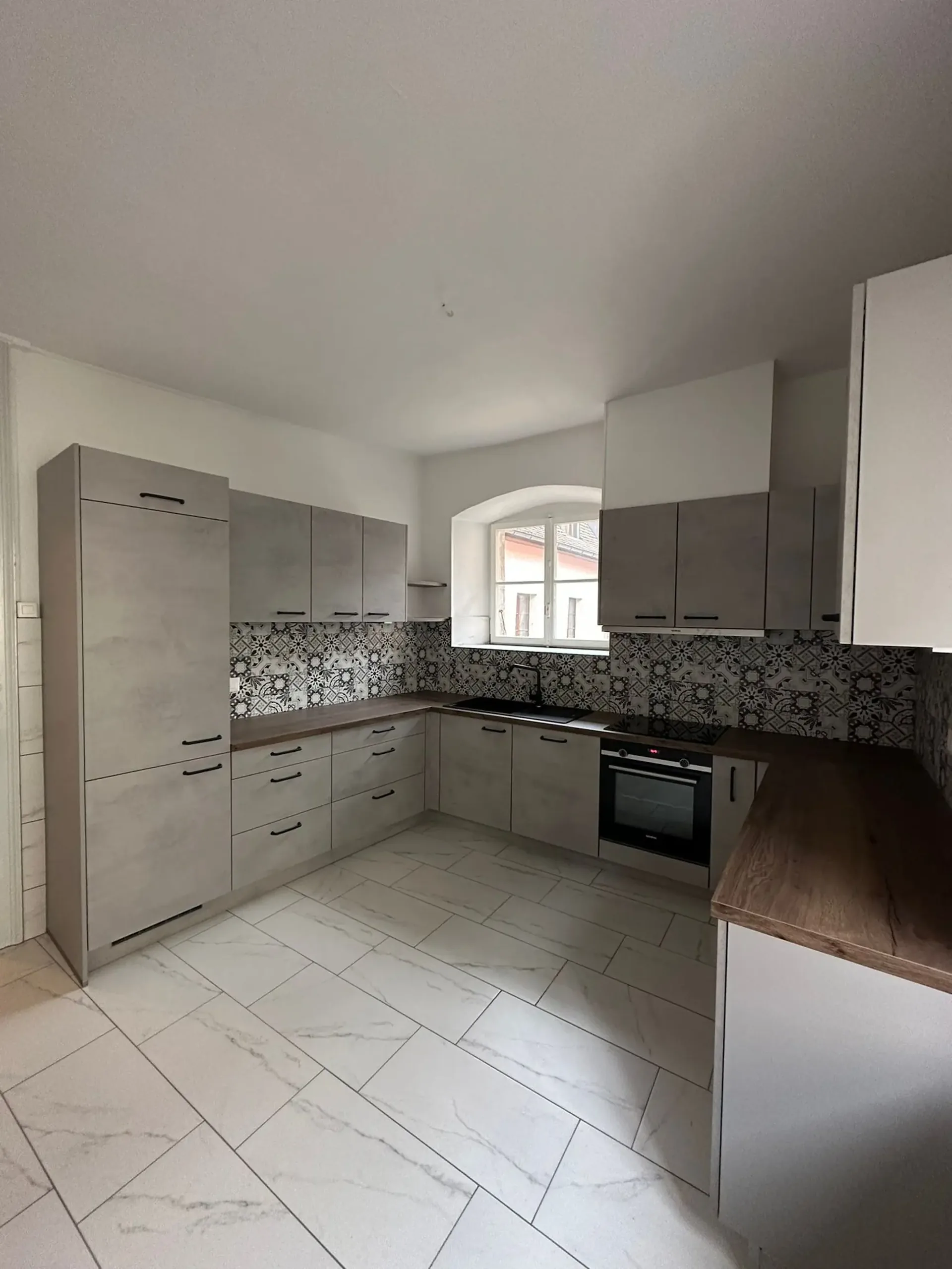 Geräumige 5.5-Zimmer-Wohnung in Porrentruy