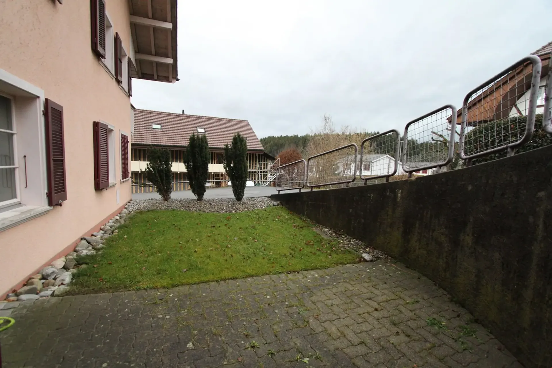 Ampio appartamento 2.5 locali con posto a sedere in giardino