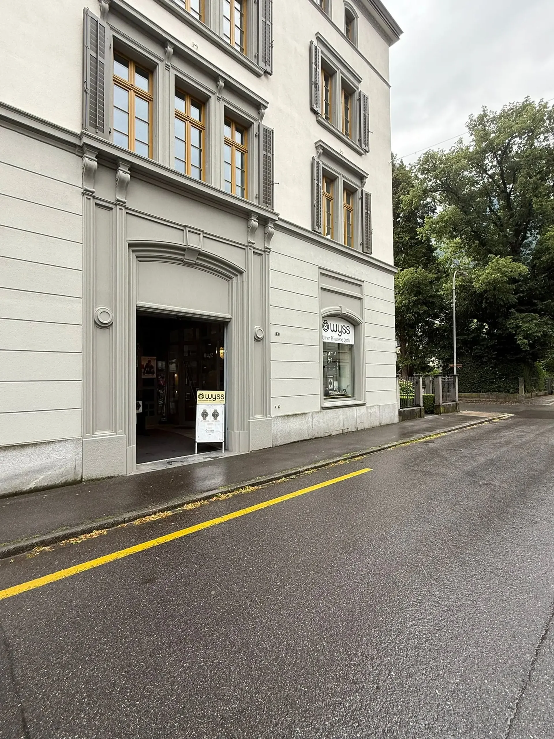 Top-Lage in der Glarner Innenstadt – Ladenfläche mit Charakter am Rathausplatz