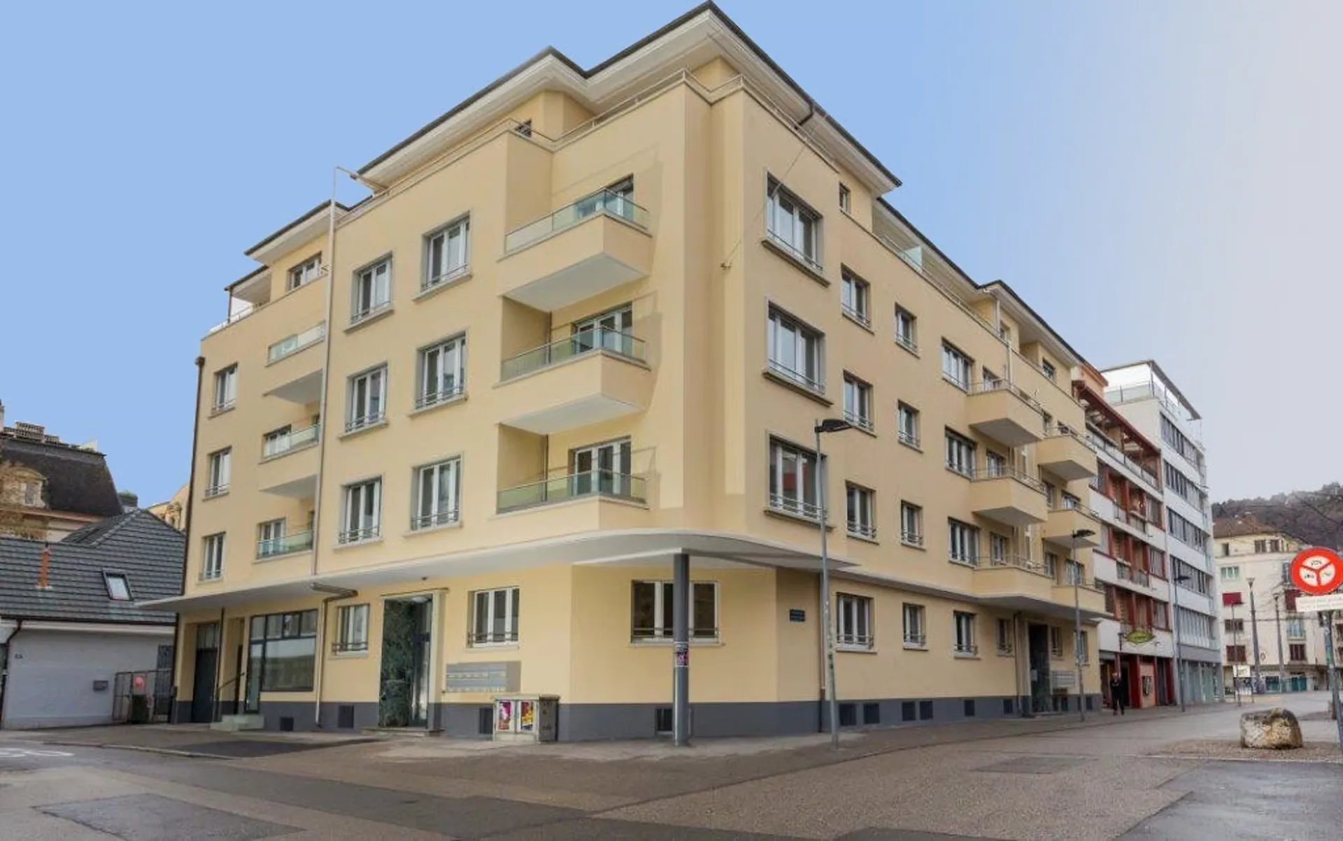 Locale hobby/deposito con finestra - posizione ideale