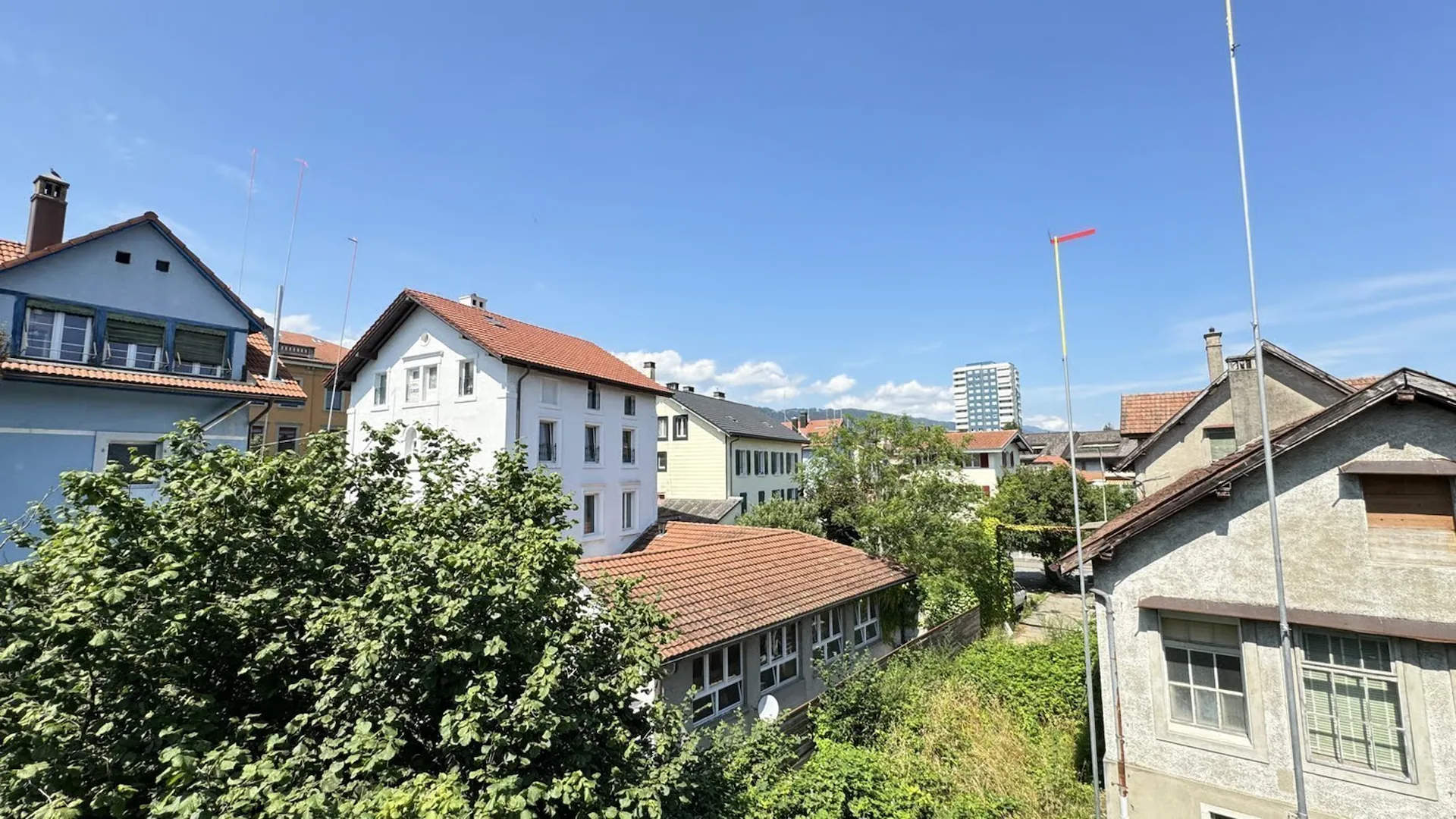 Studios/Storage rooms in central location