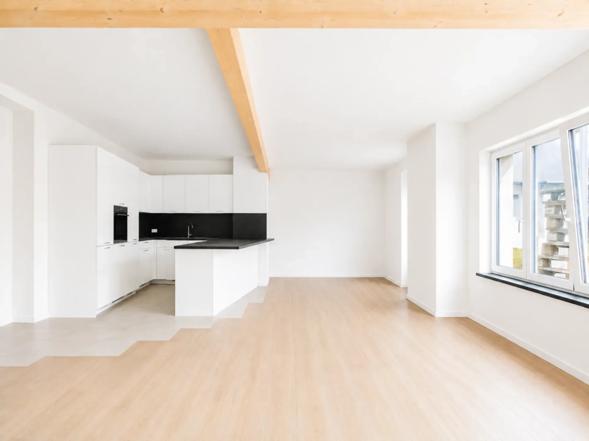 Vivre avec l'histoire : appartement maisonnette unique de 4,5 pièces dans une ancienne salle de bowling - Première location