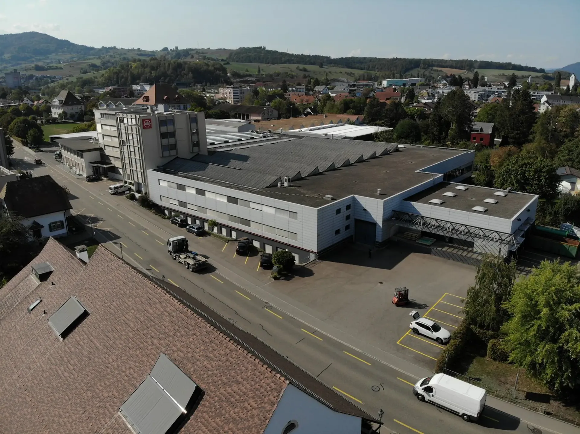Grosszügige Gewerbefläche an zentraler Lage (zusammenhängend bis ca. 1'500m2) - ab CHF 90./m2