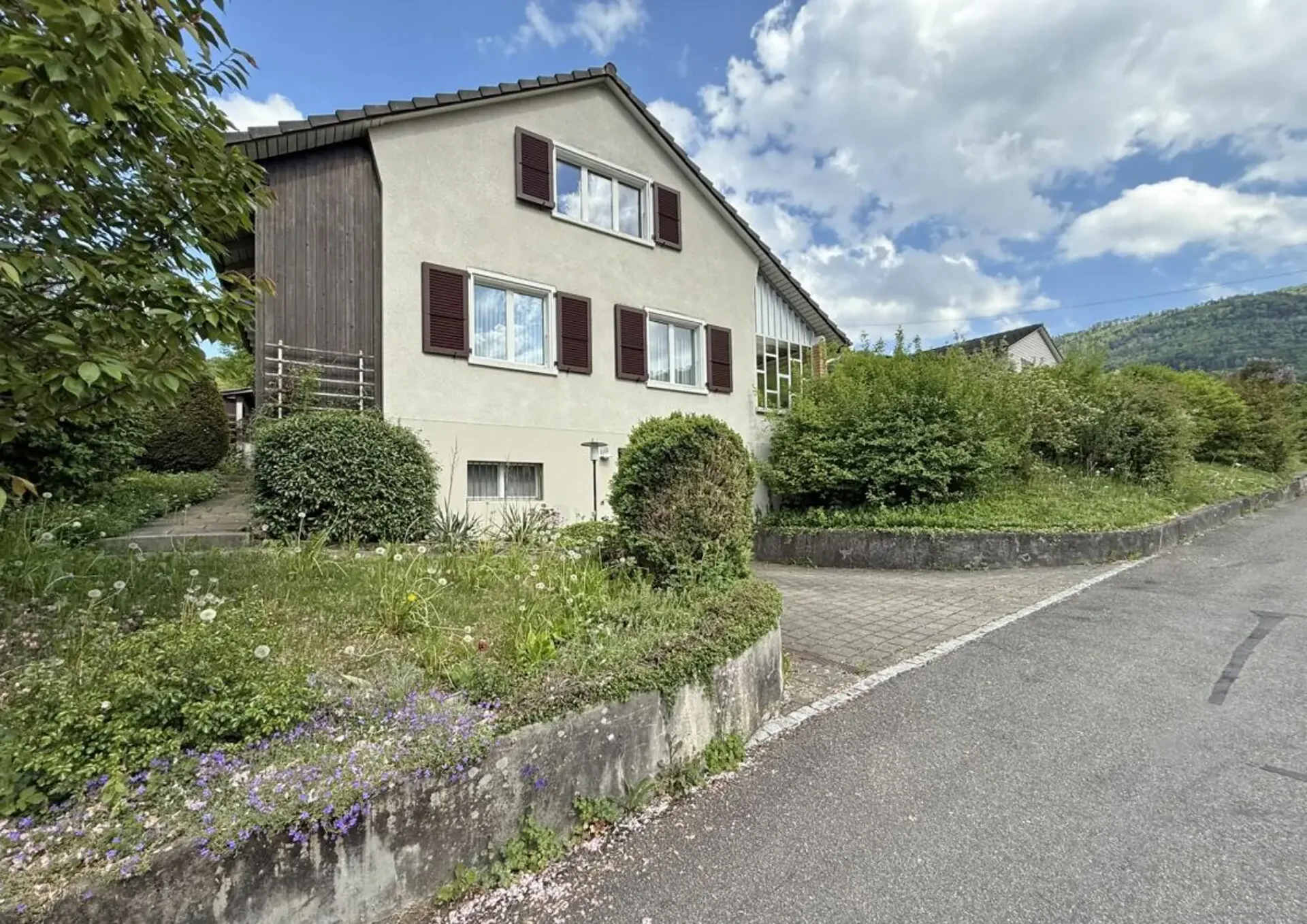 Maison de famille idyllique avec jardin spacieux