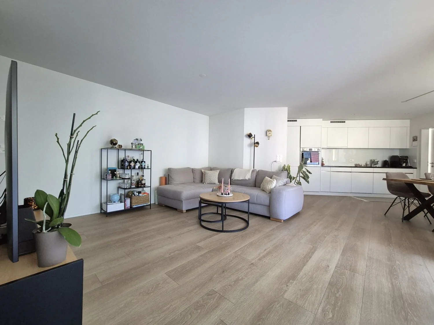 neuwertige 3.5-Zimmer-Wohnung an zentraler Lage