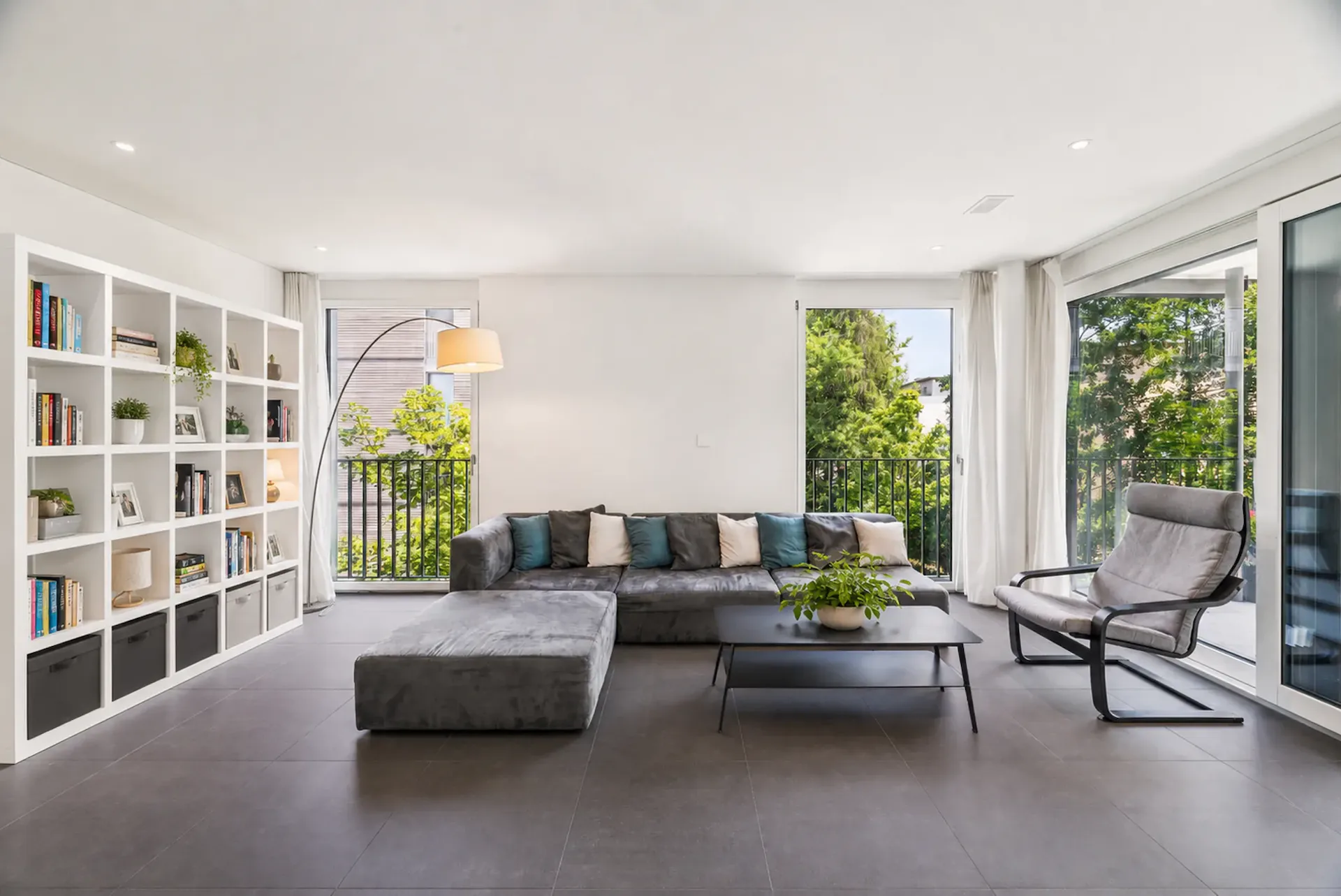 Modern apartment in a quiet, natural living area