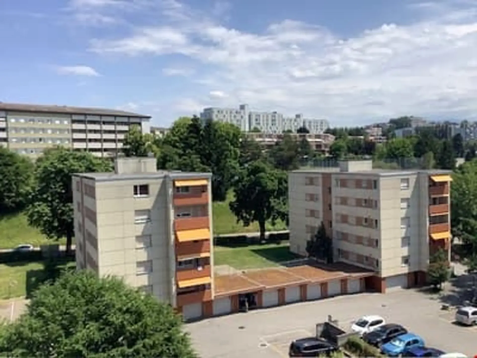 Geräumige Wohnung mit Balkon – Komfort, Aussicht und ideale Lage!