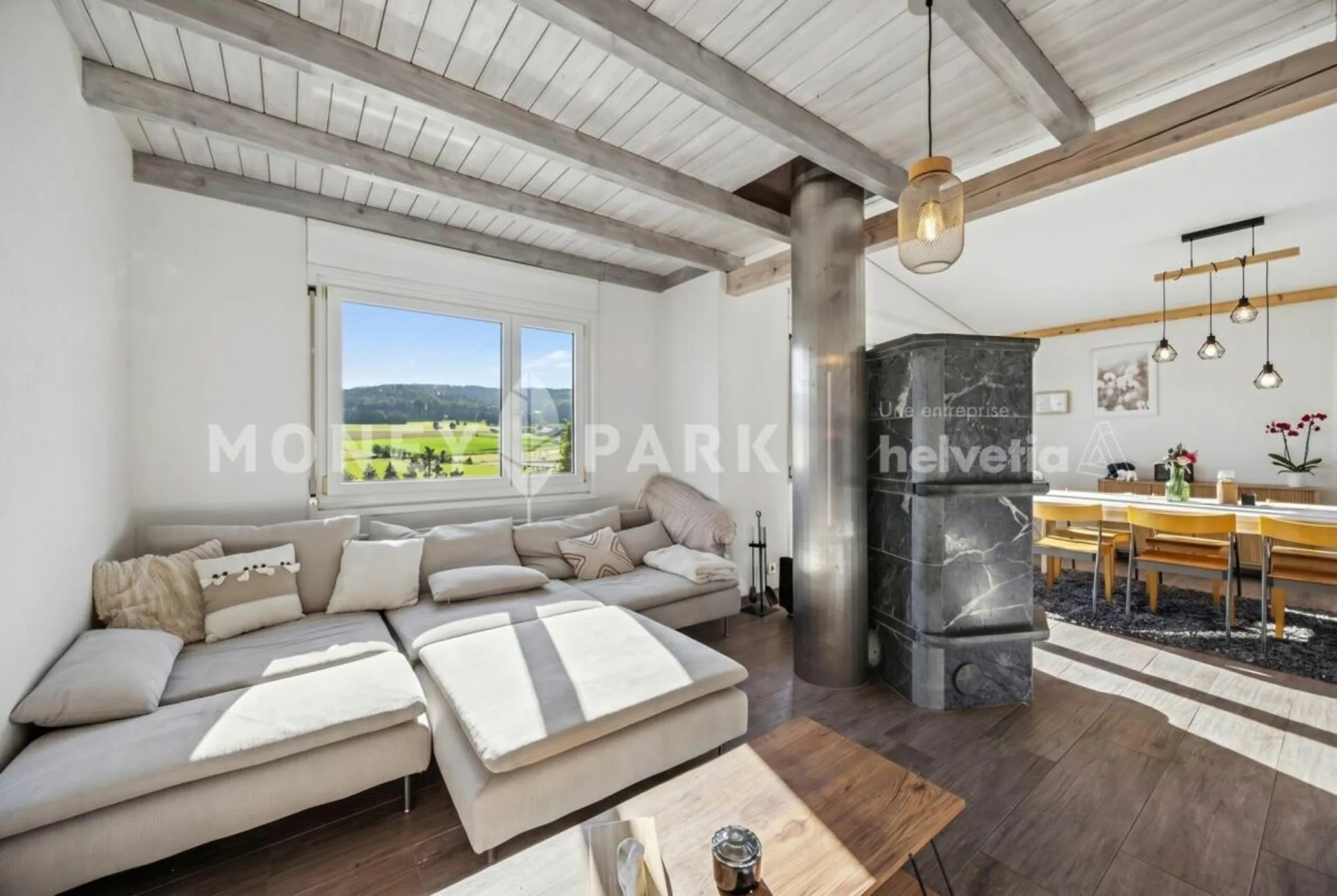 Detached house with 5.5 rooms offering a magnificent view in Fontenais