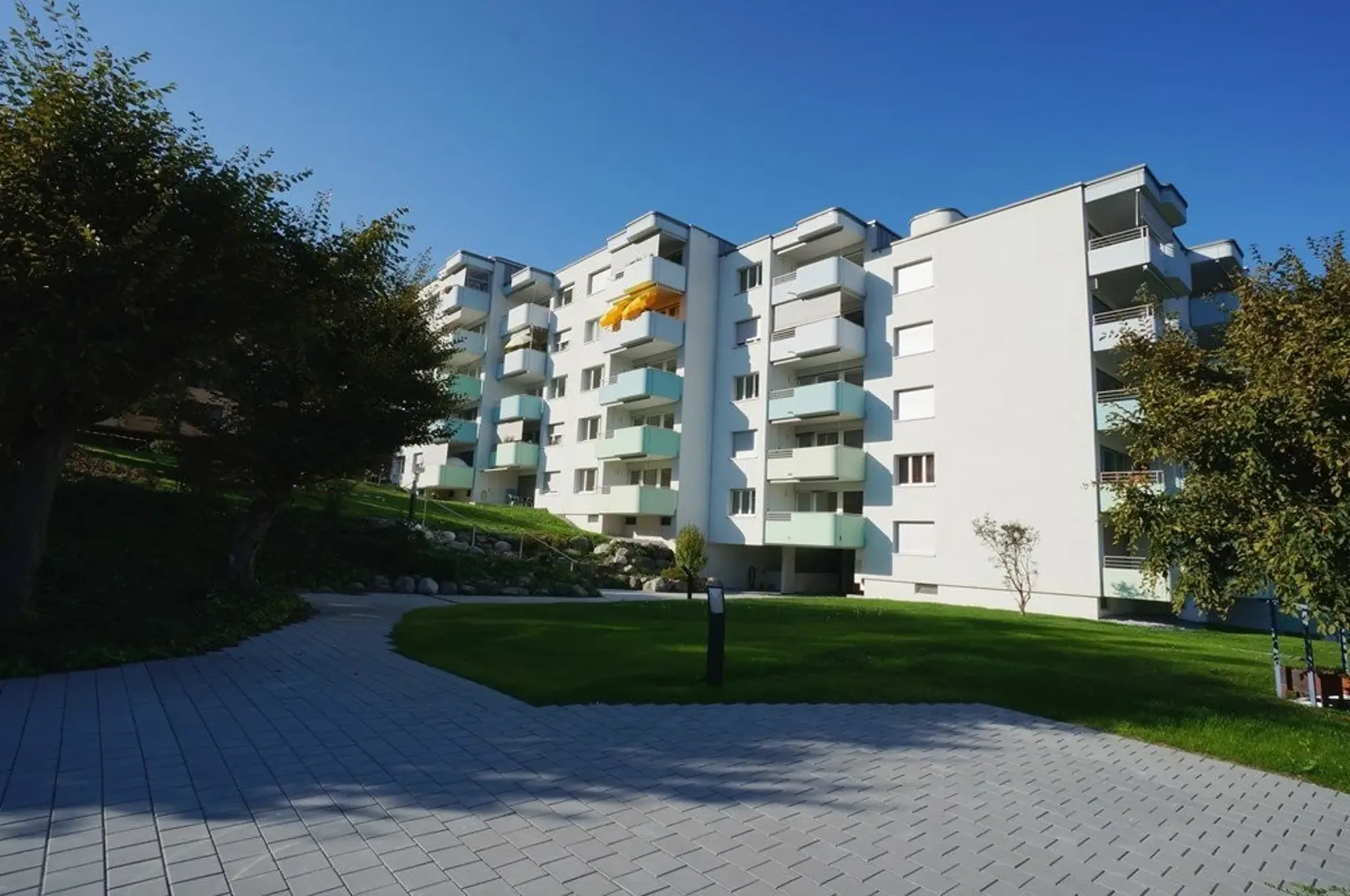 Zona residenziale tranquilla in un quartiere curato