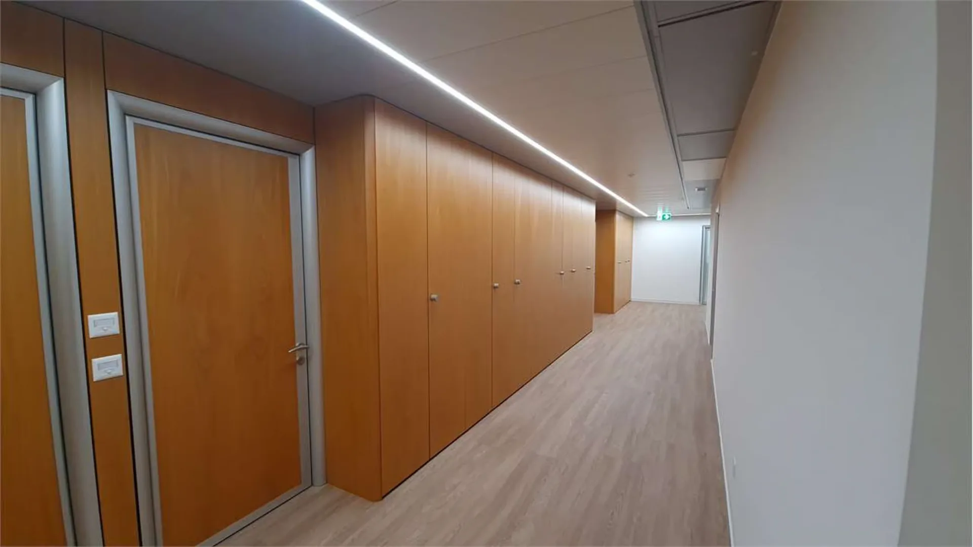 Büro mit 3 Räumen in bester Lage, nur zwei Schritte vom Lungolago in Paradiso