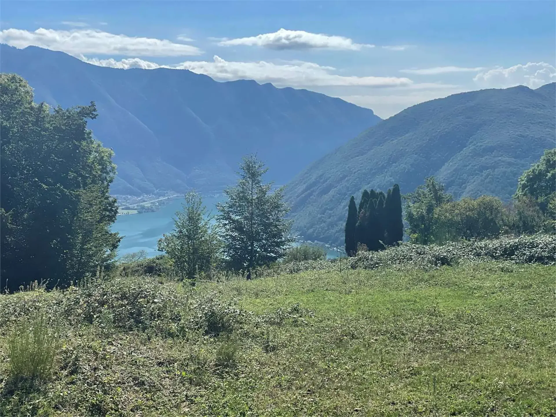 Bauland mit Seeblick in Carona