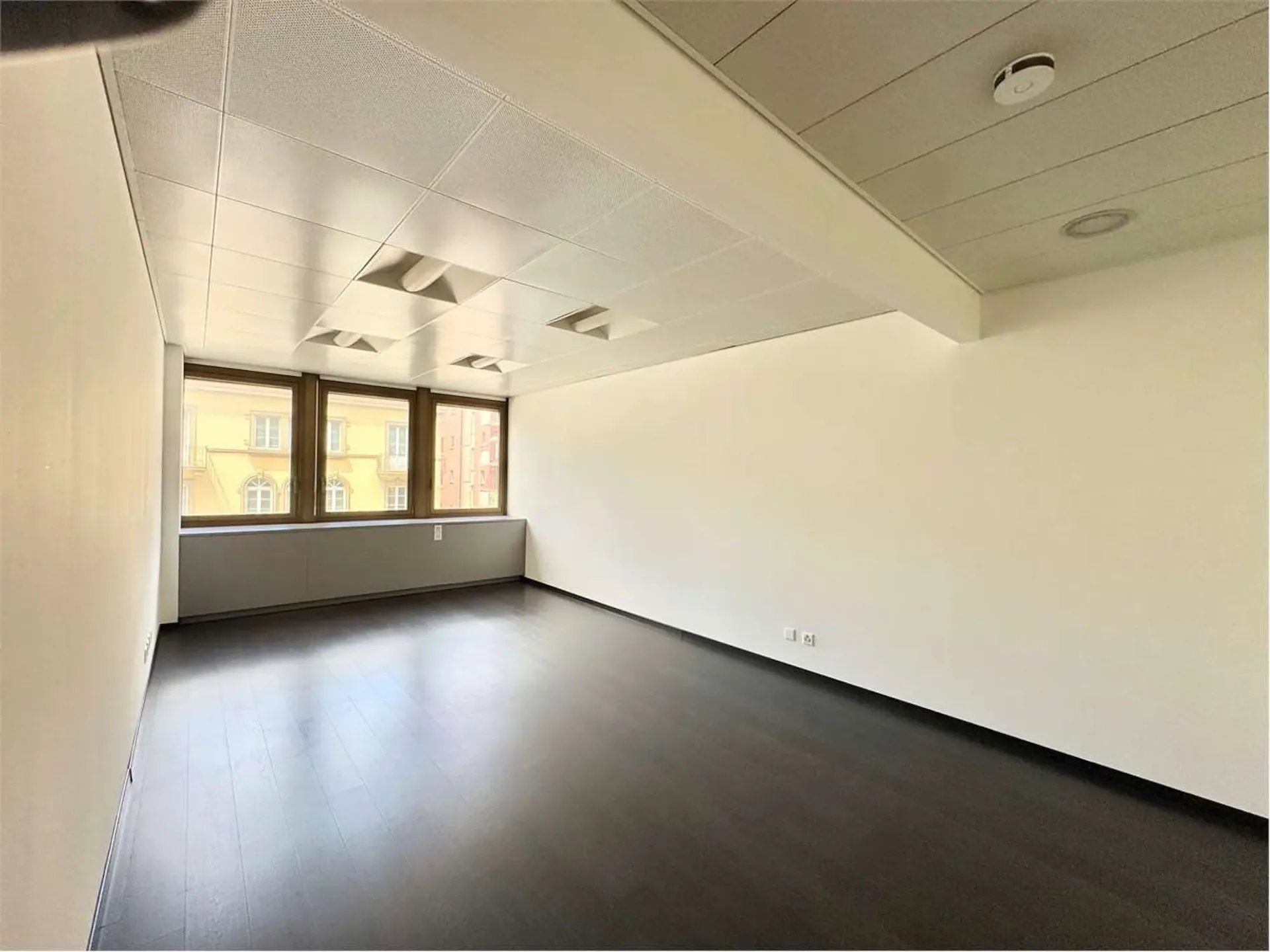 Modernes 3-Zimmer-Büro in Paradiso, nur wenige Schritte vom Luganersee entfernt