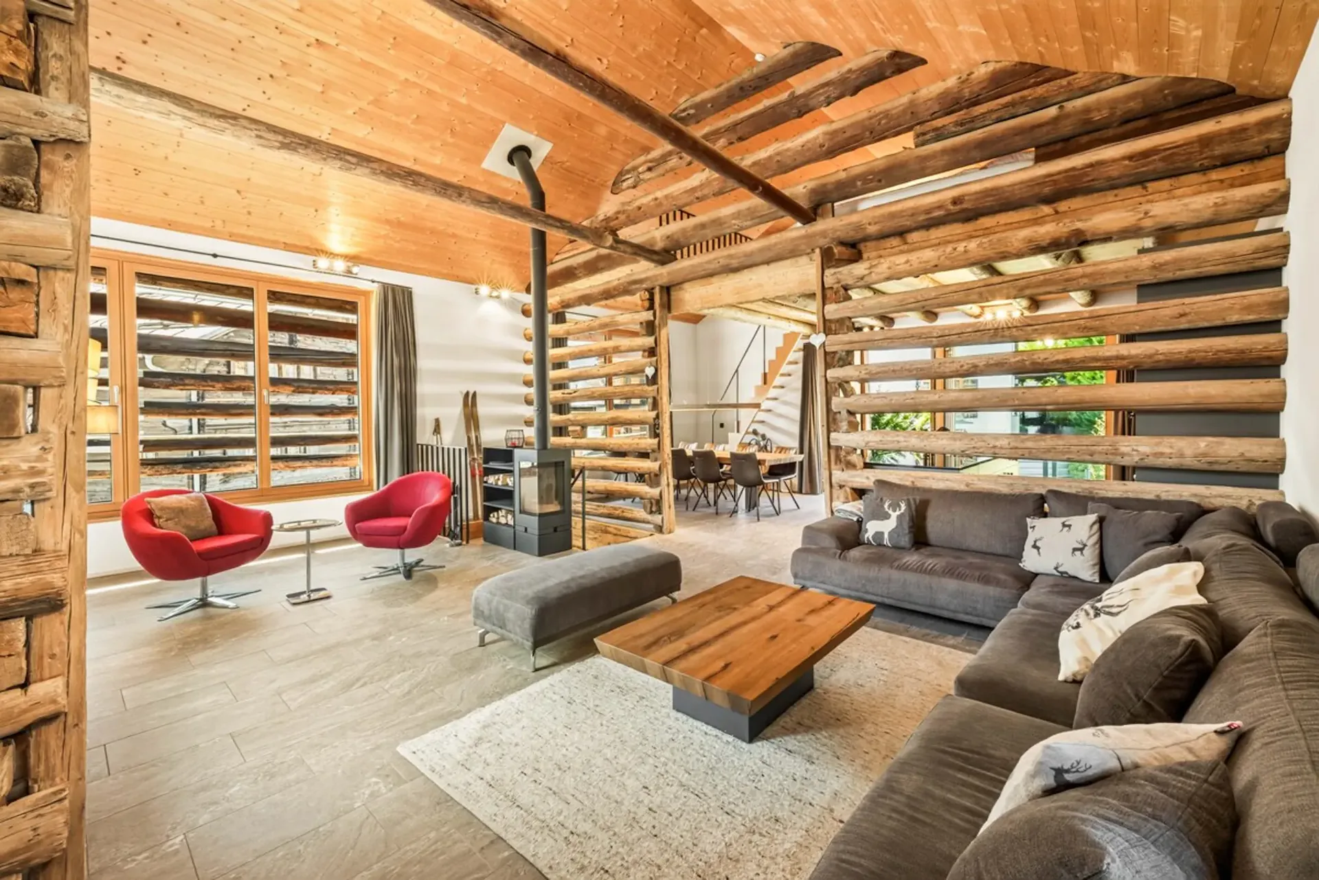 Characterful mountain loft with sauna and mountain view