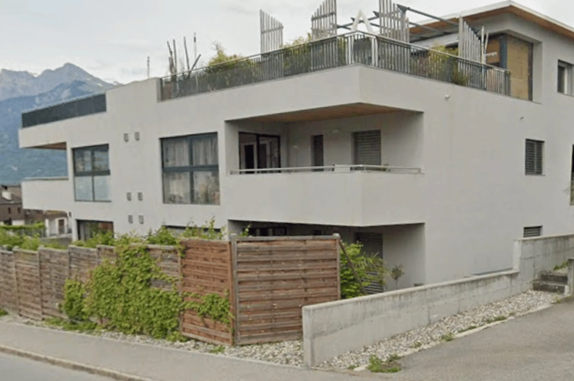 3.5-room attic apartment with large terrace