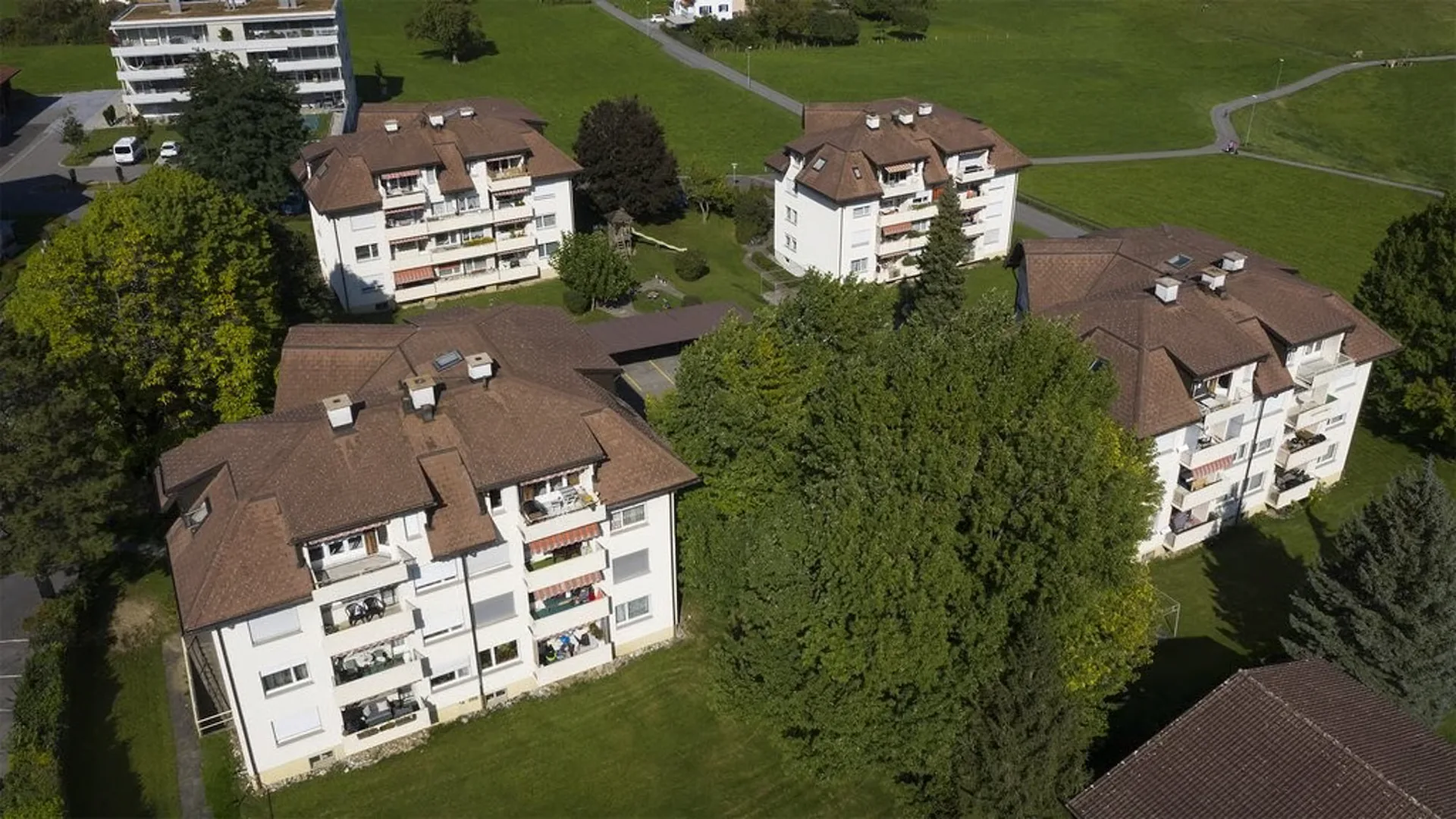 ESPACE LOISIR/STOCKAGE À LOUER À AZMOOS