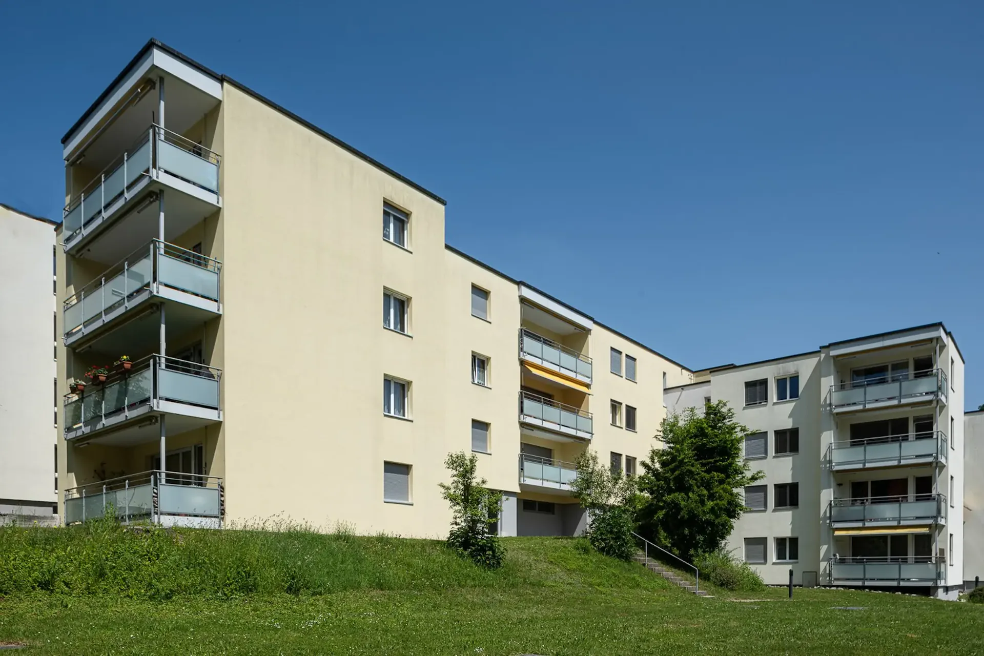 Grosszügige 4.5-Zimmerwohnung mit Balkon in Langwiesen