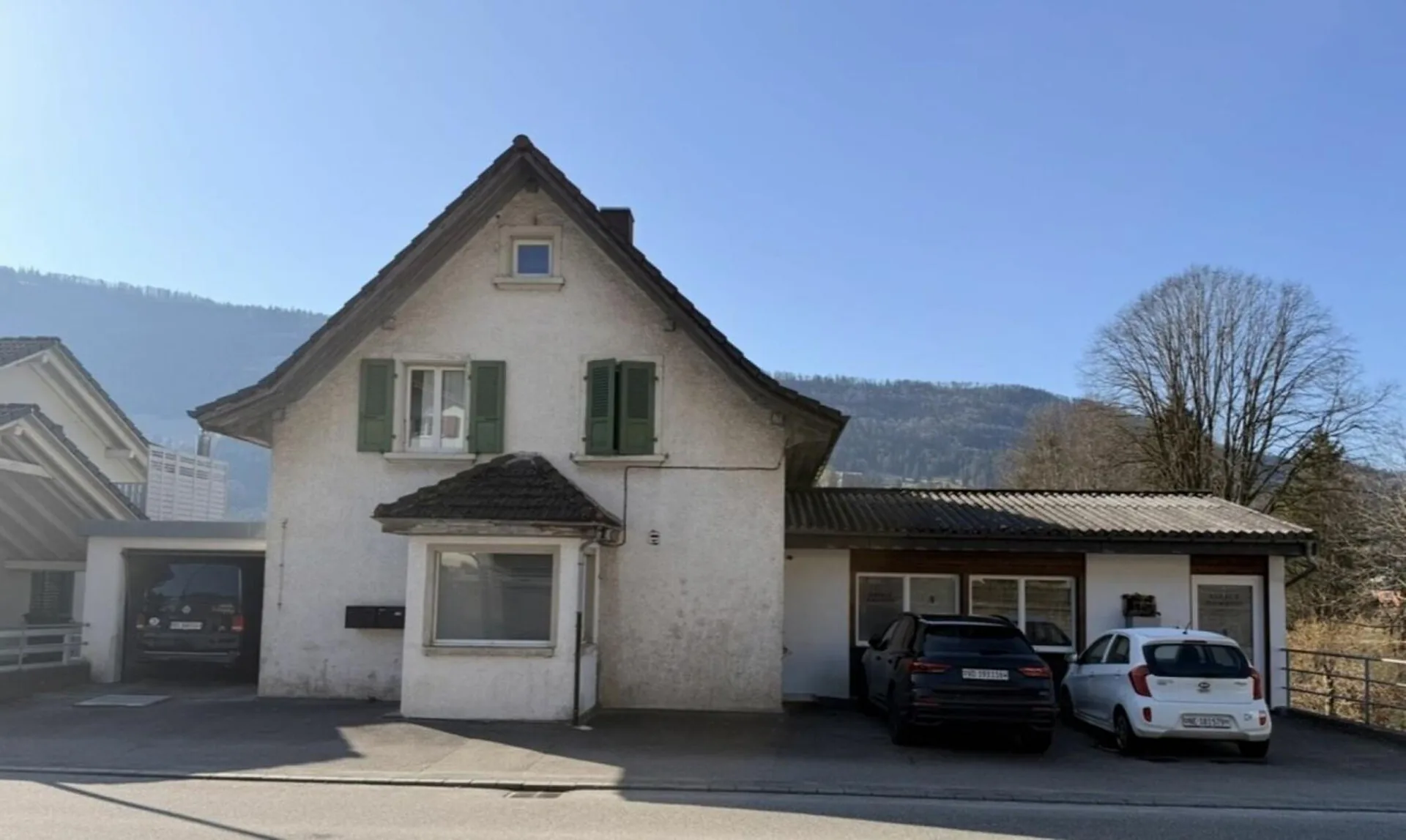 Edificio di 3 abitazioni