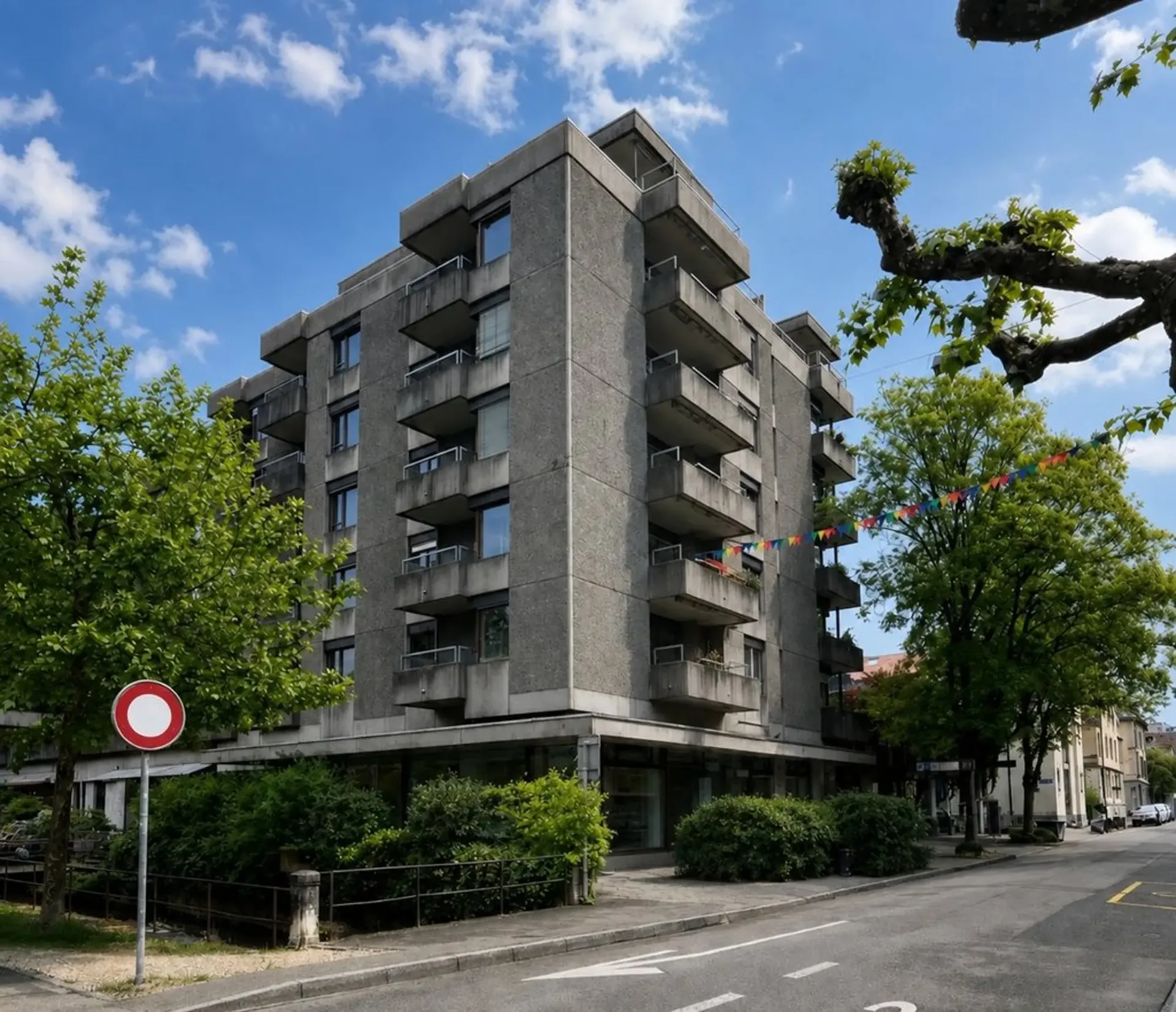Local de 135 m2 à louer / Gewerbefläche von 135 m2 zu vermieten