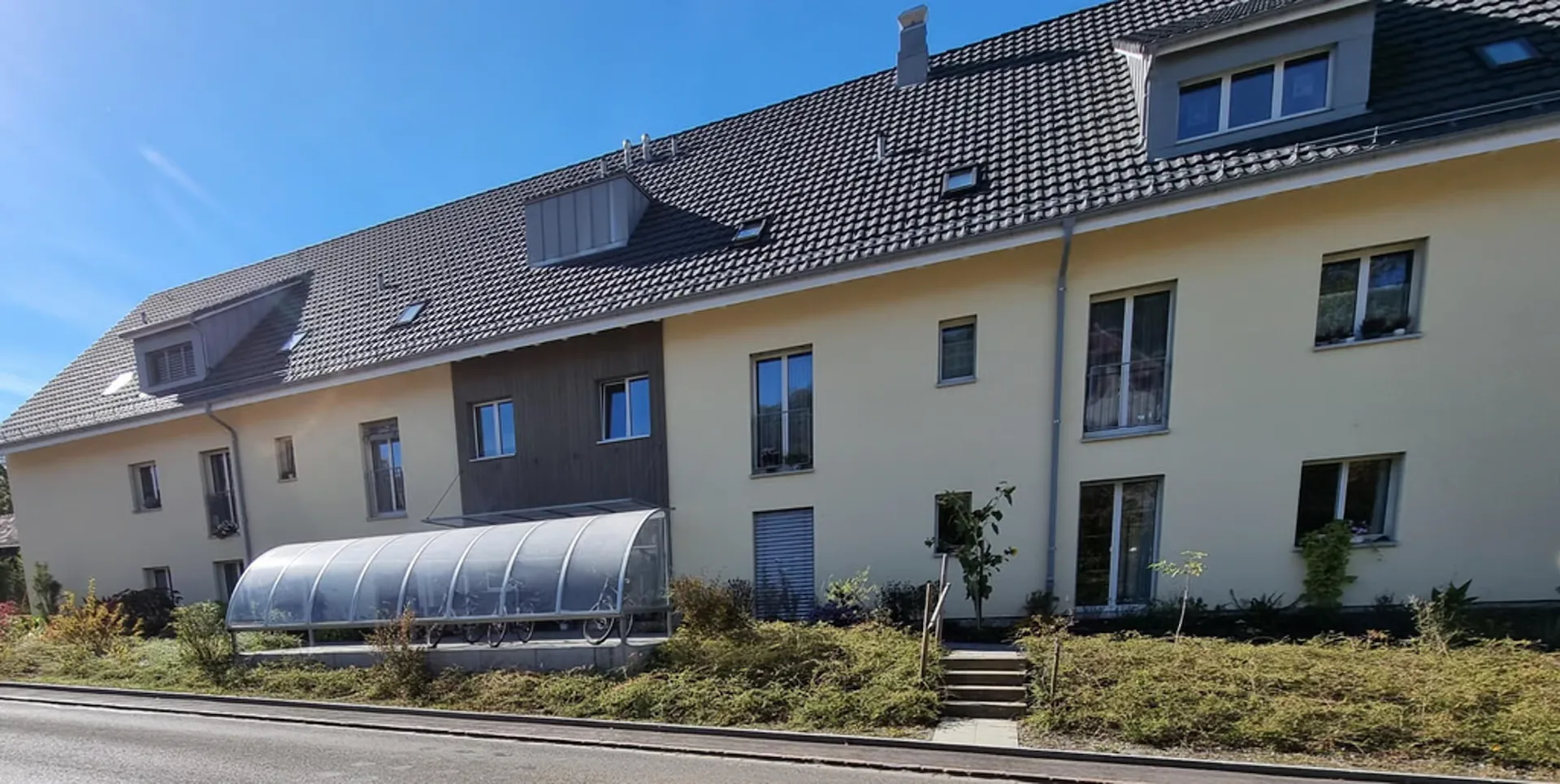 Appartamento moderno con balcone a Stammheim
