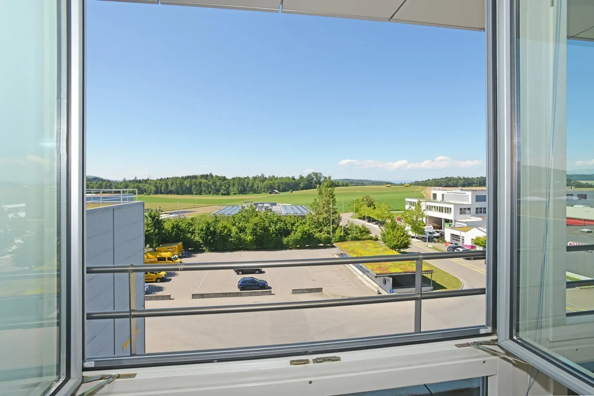 Ihr Büro direkt beim Bahnhof Mägenwil