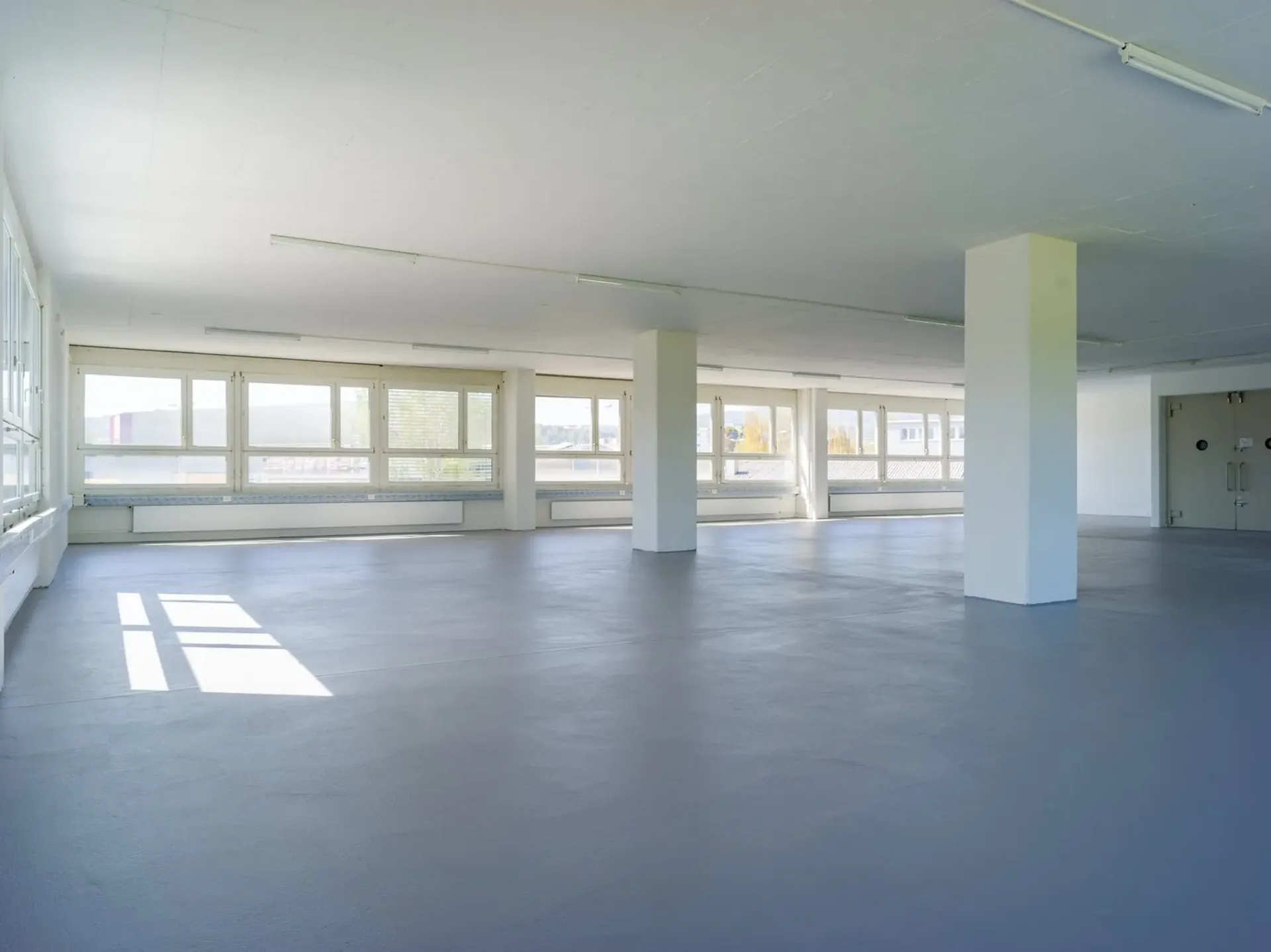 Gewerbe mit Aussicht in Unterengstringen