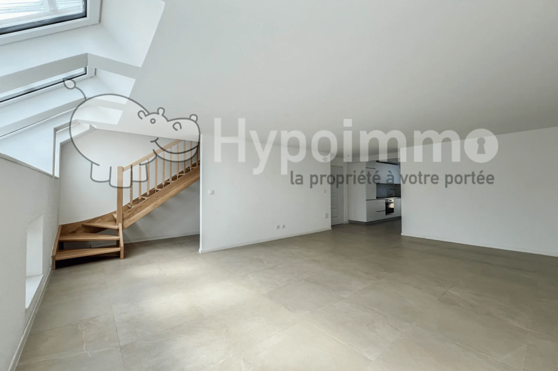 Charmanter Duplex mit 4 Zimmern, komplett renoviert für Rendite