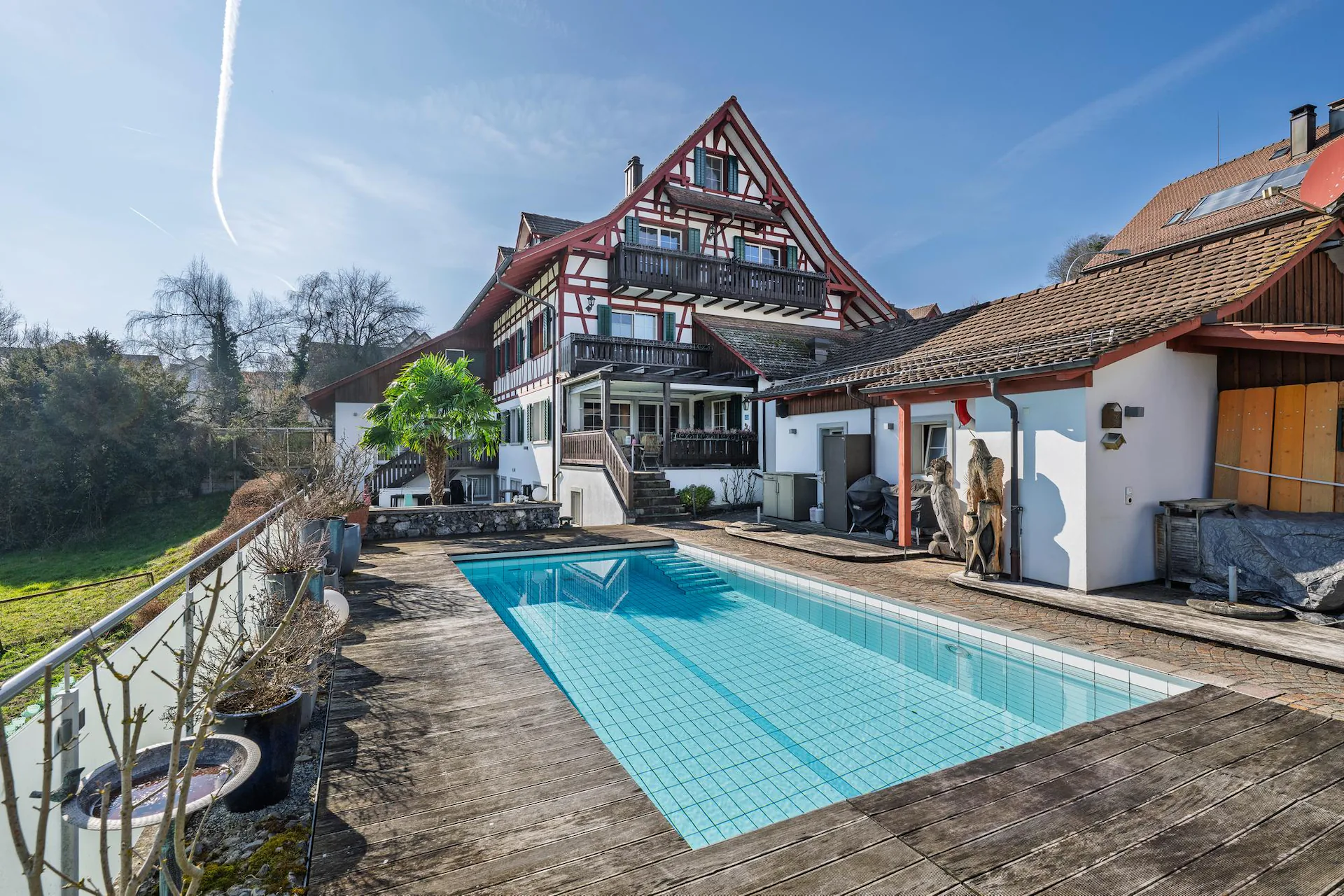 11-Room House with 7 Bathrooms & Pool