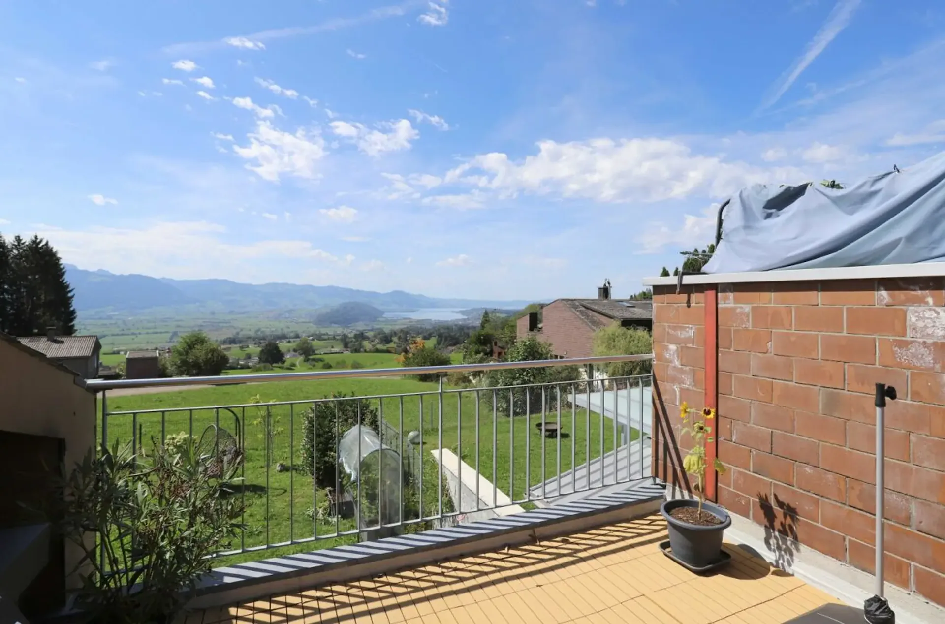 Appartamento con vista sul lago e sulle montagne